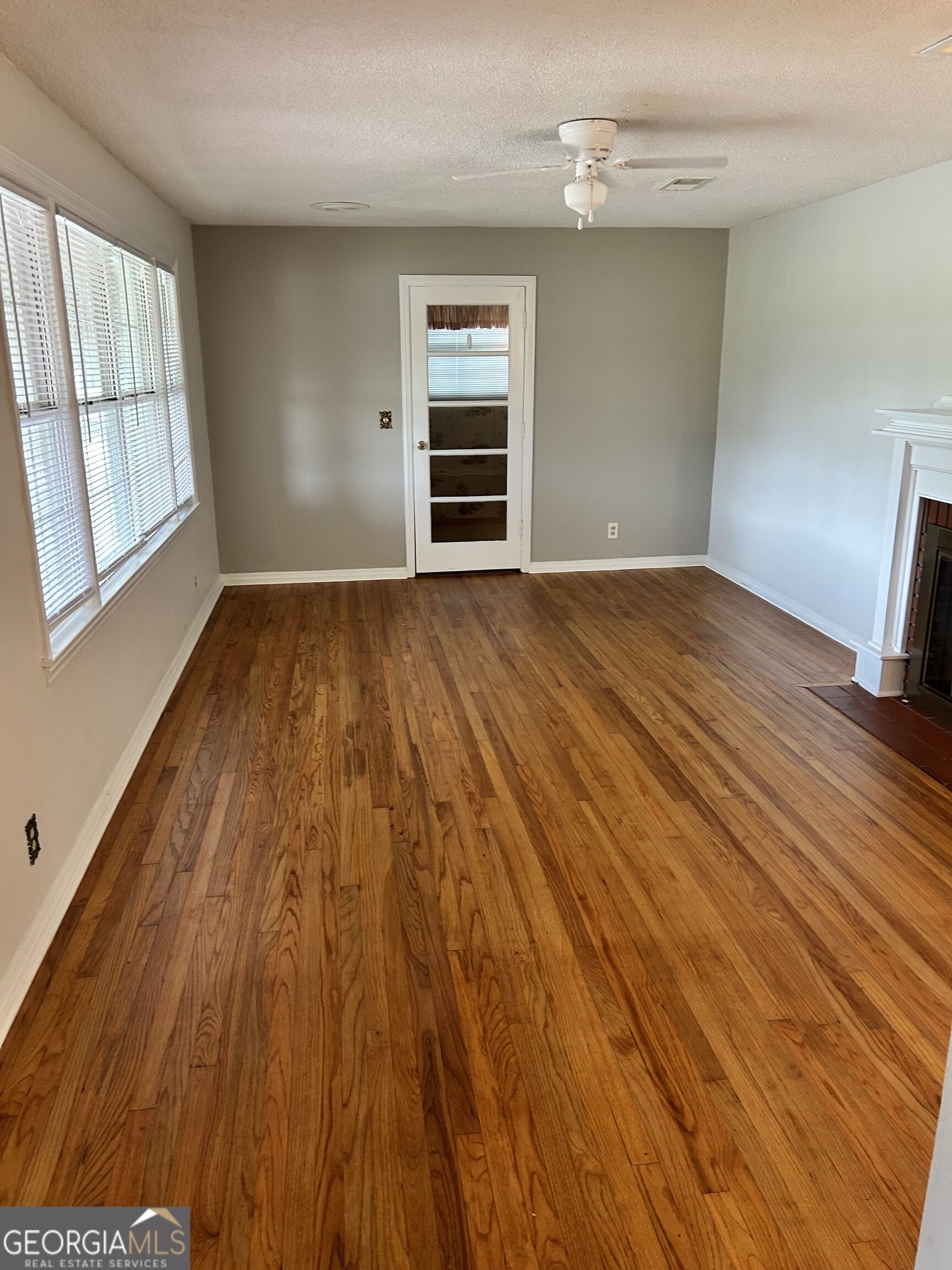 202 E 15th Street Property Photo 13