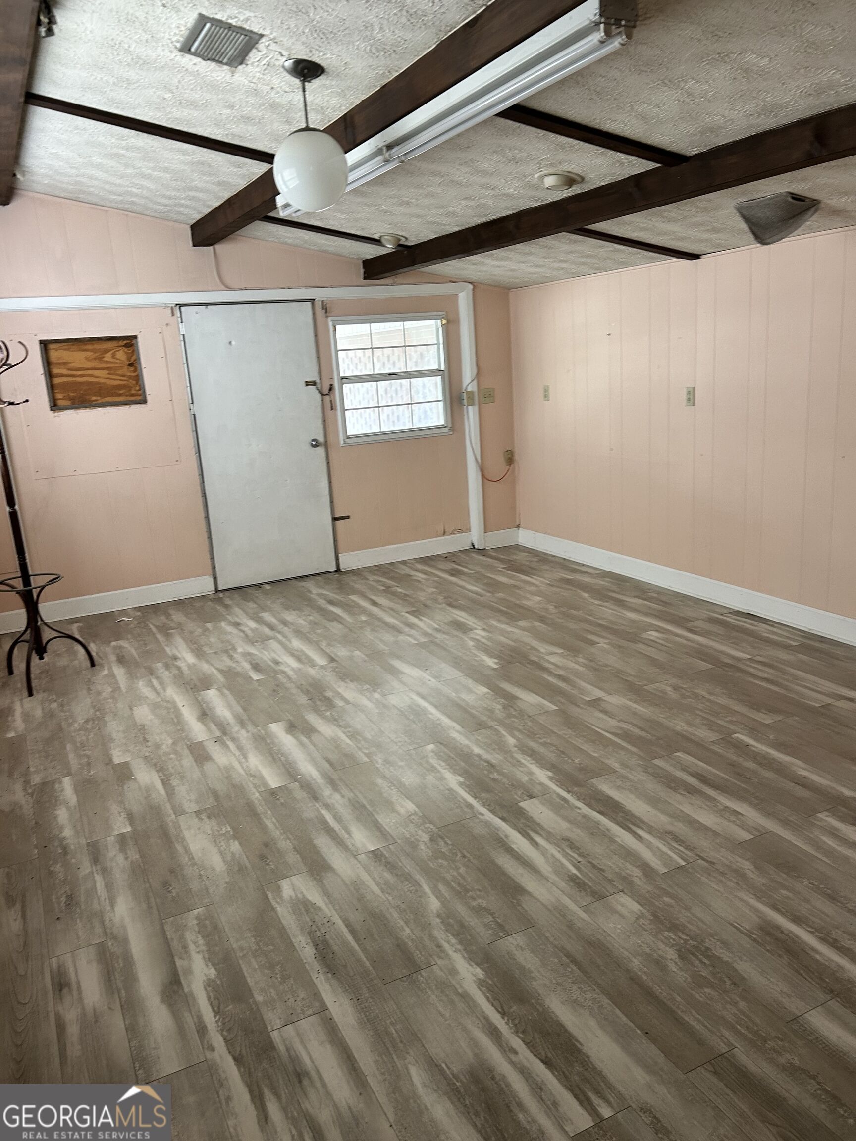 202 E 15th Street Property Photo 18