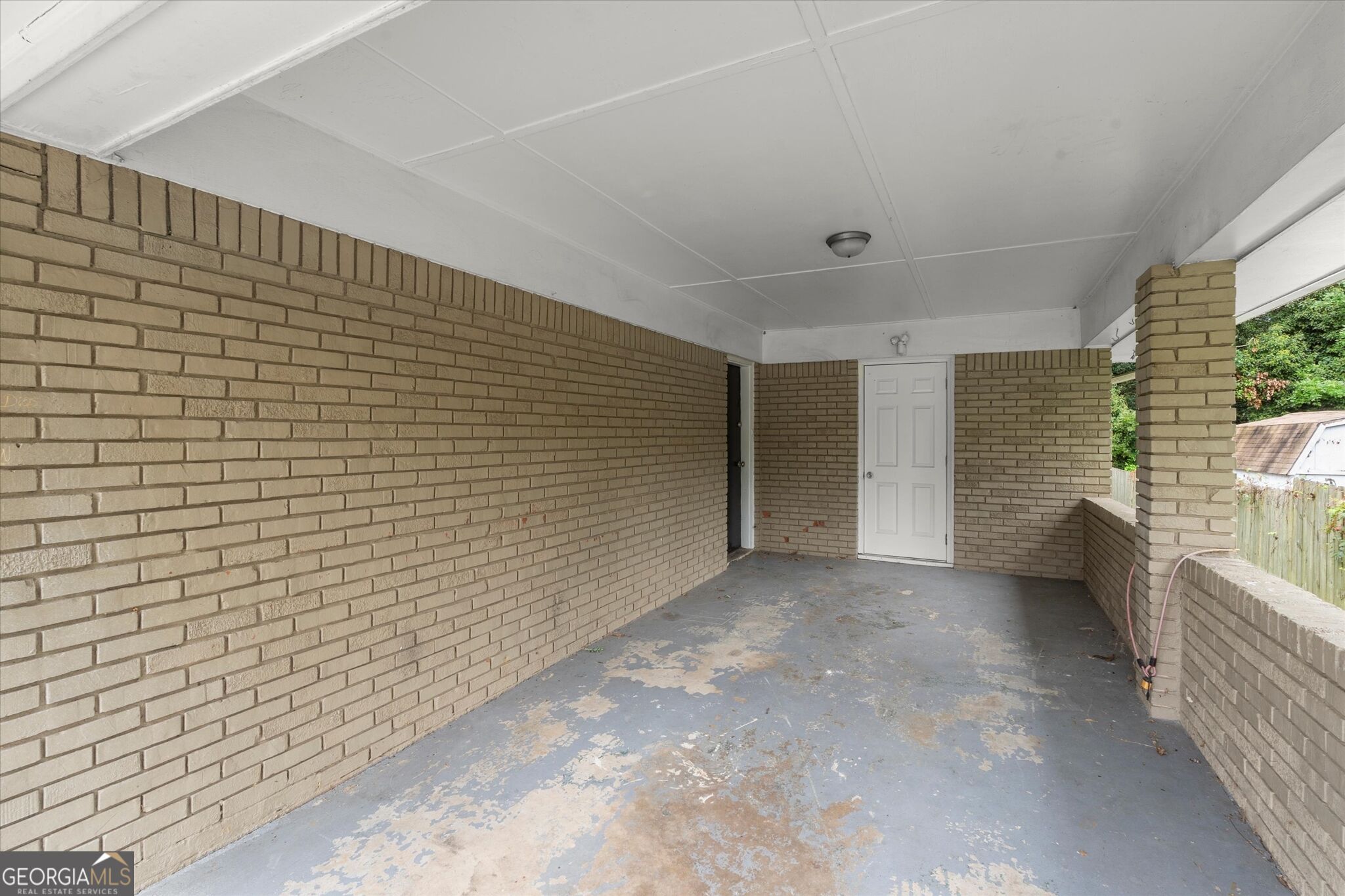 677 N Hairston Road Property Photo 3