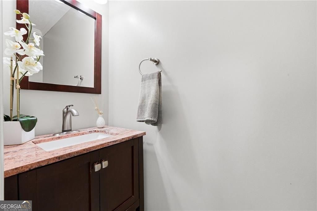 4643 Noah Overlook W Property Photo 13