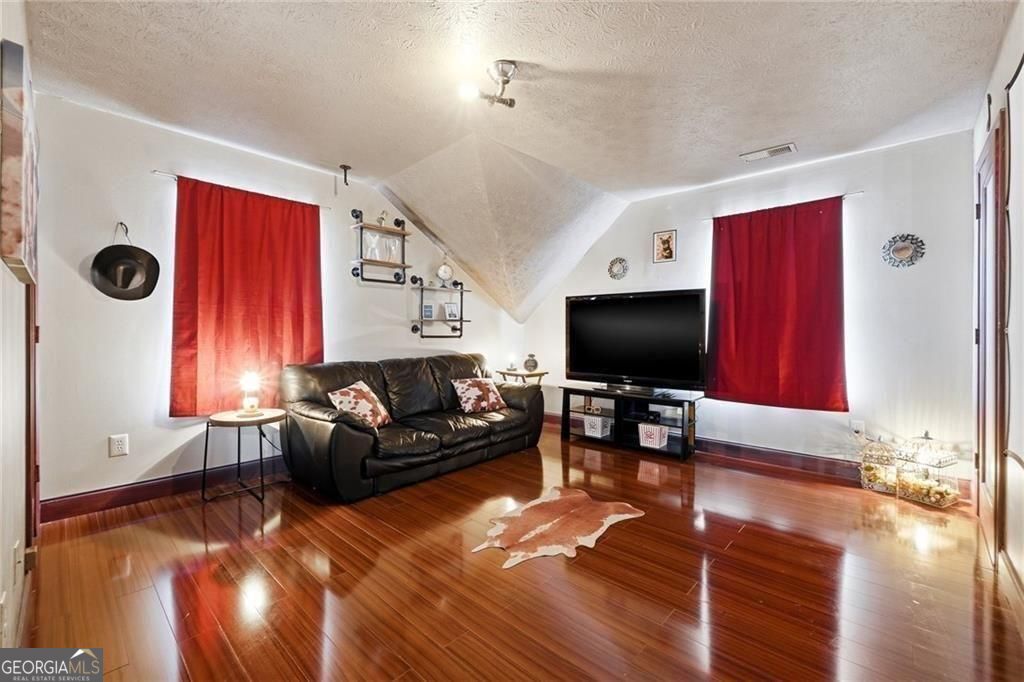 4643 Noah Overlook W Property Photo 19