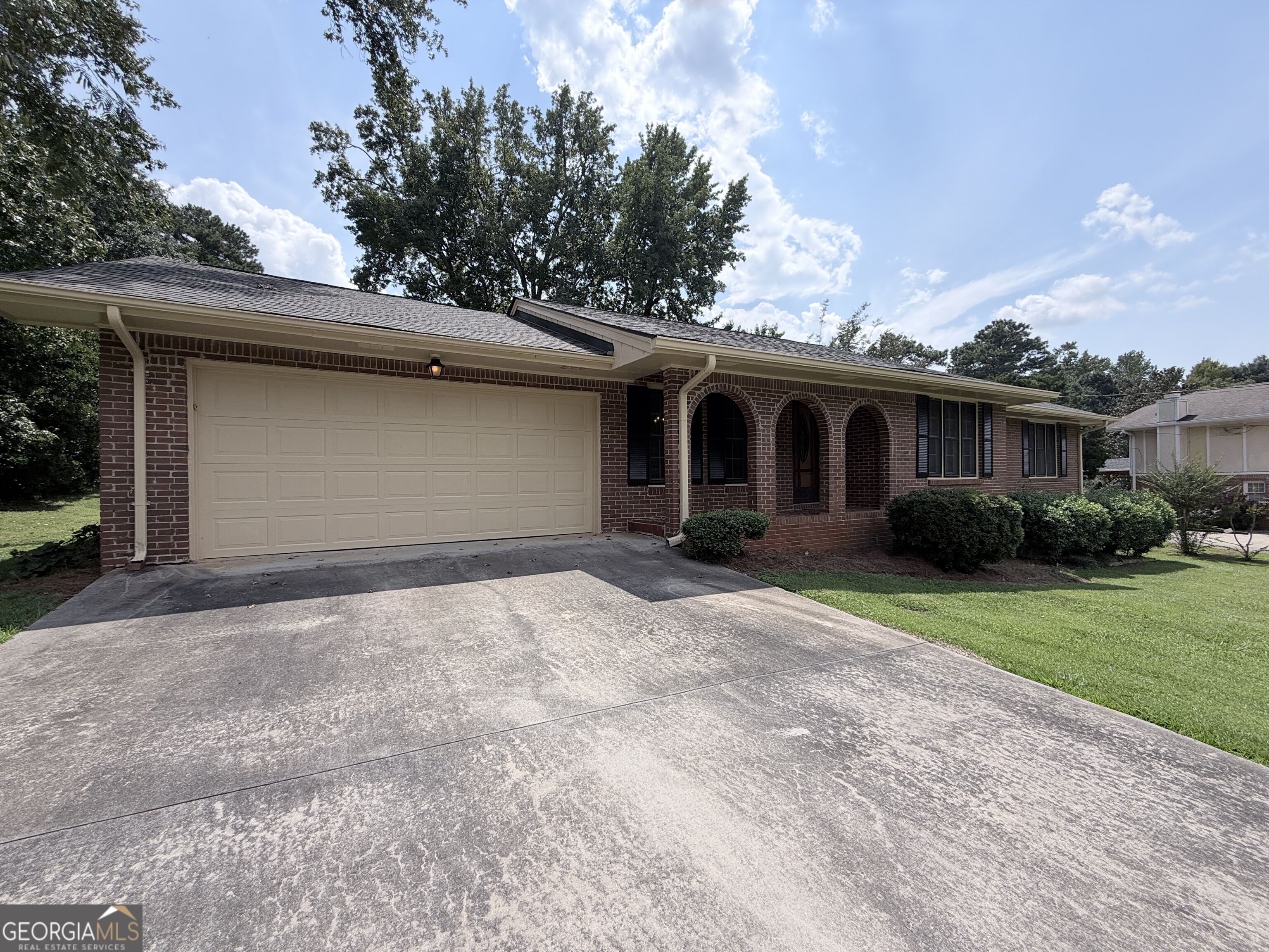 2305 Village Drive Property Photo 3