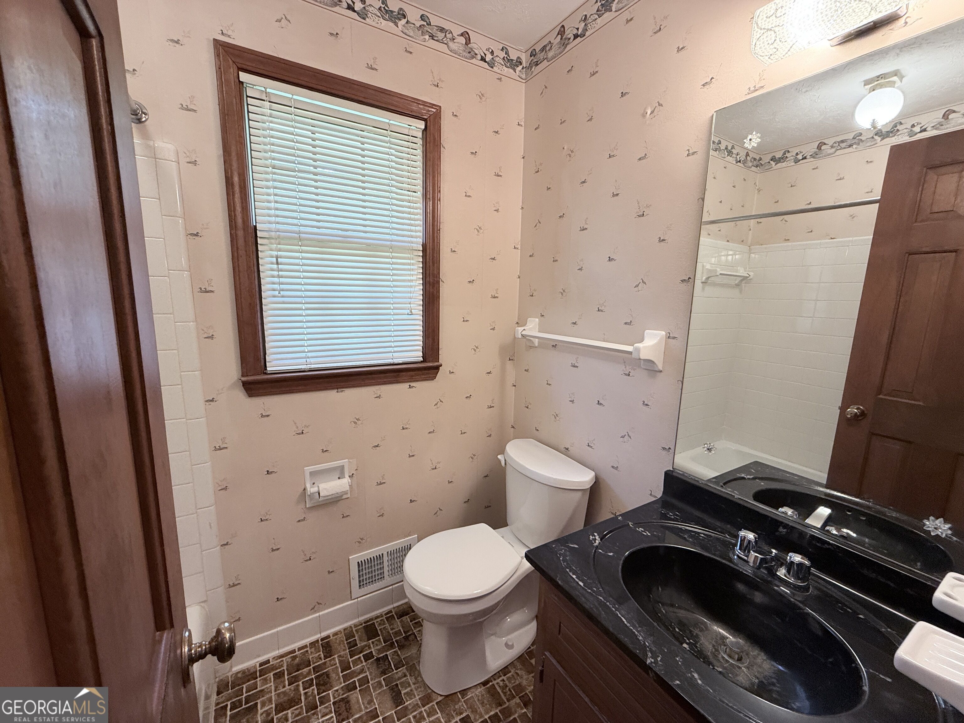 2305 Village Drive Property Photo 23