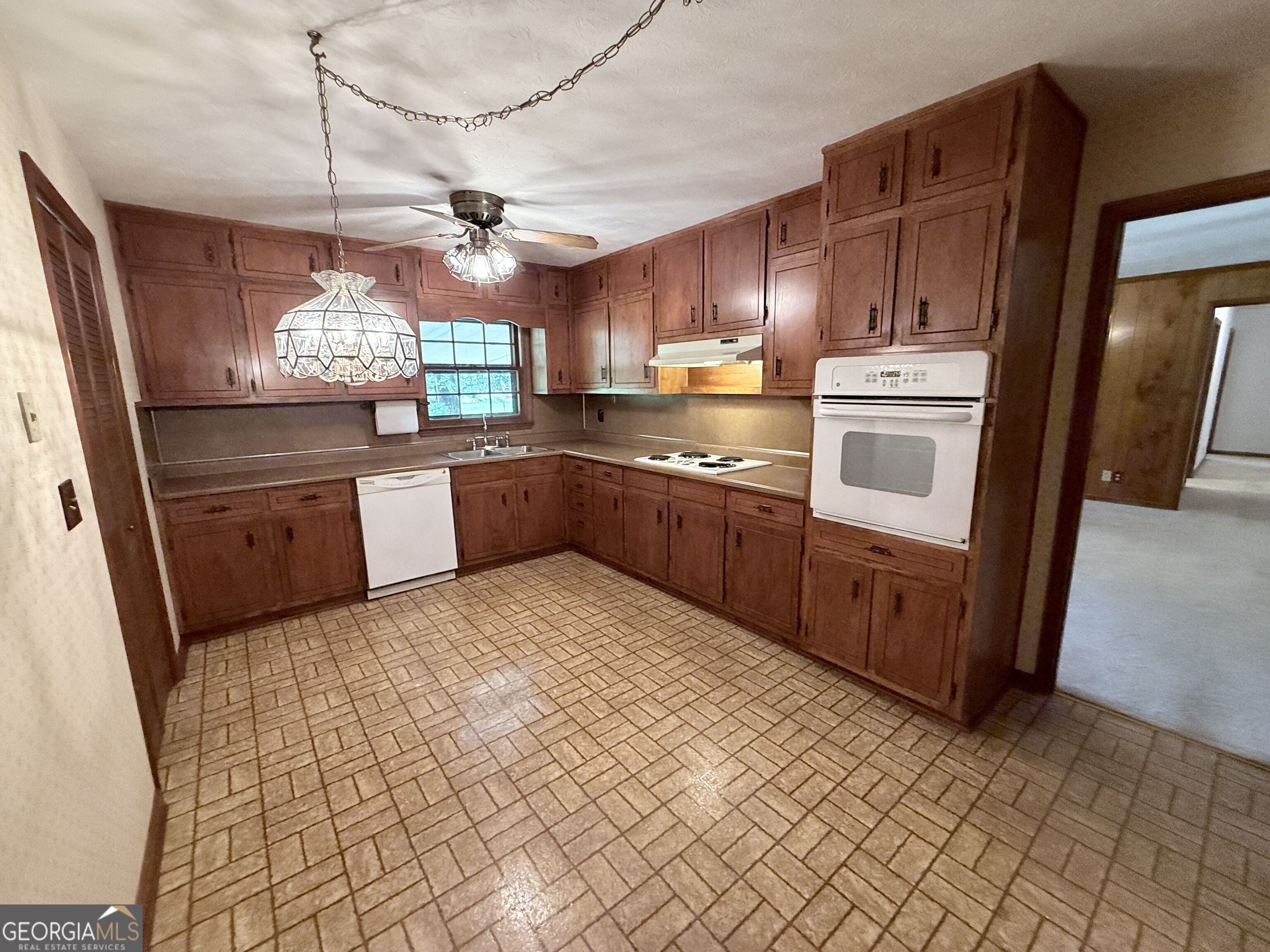 2305 Village Drive Property Photo 30
