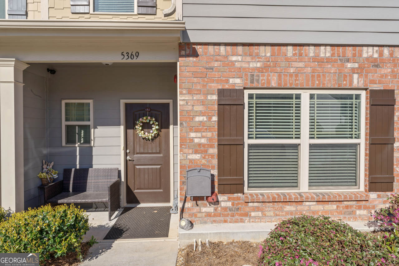 5369 Creekview Way Property Photo 2