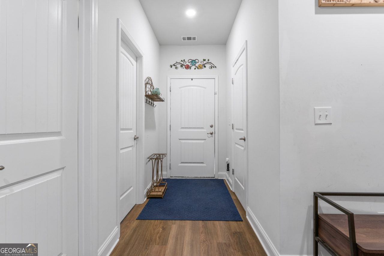 5369 Creekview Way Property Photo 4