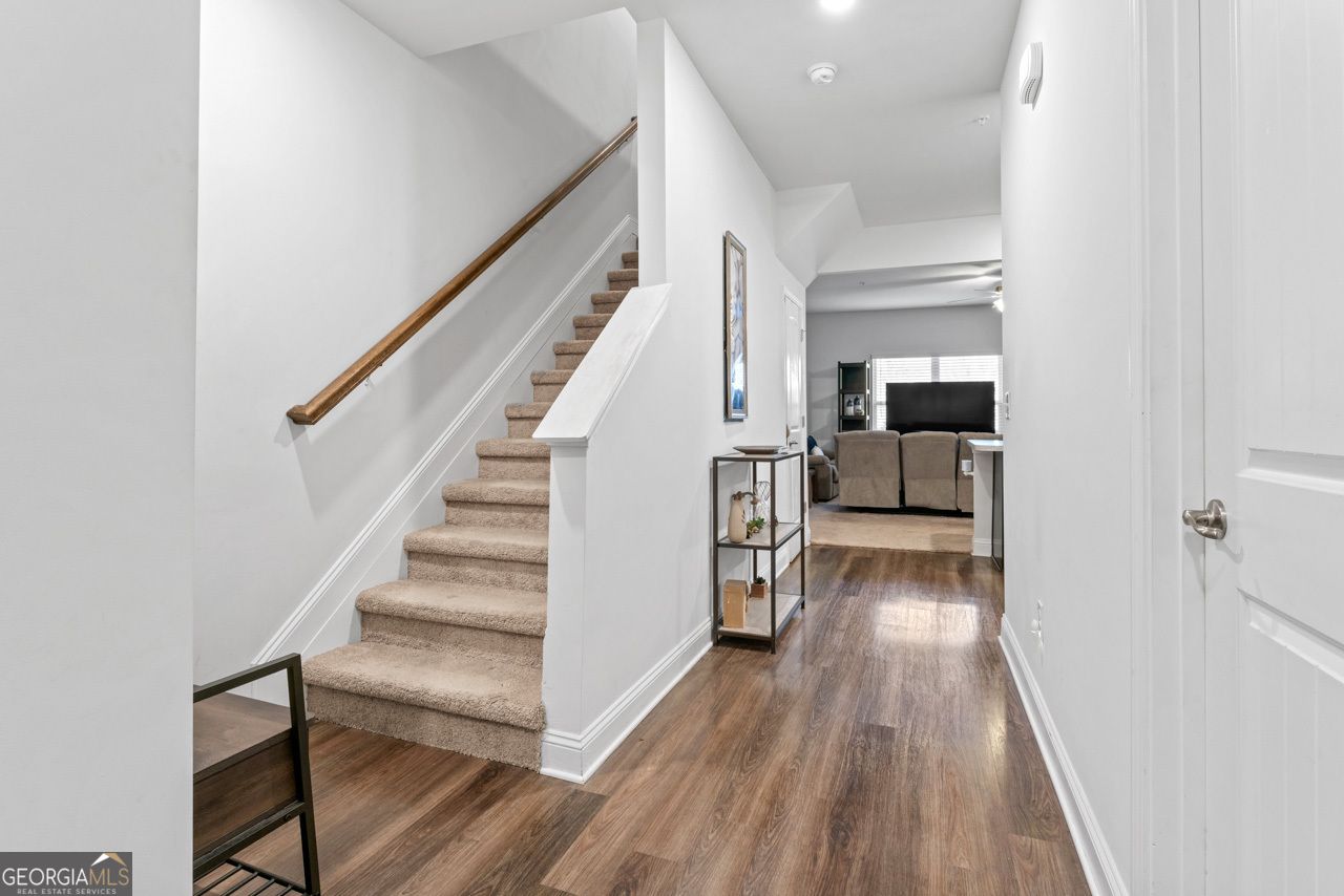 5369 Creekview Way Property Photo 5