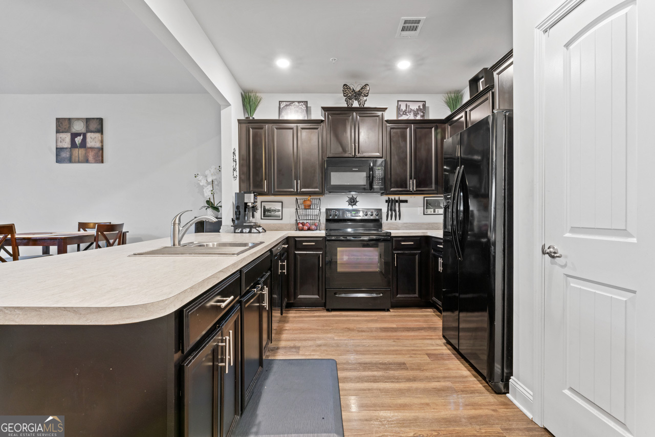 5369 Creekview Way Property Photo 6