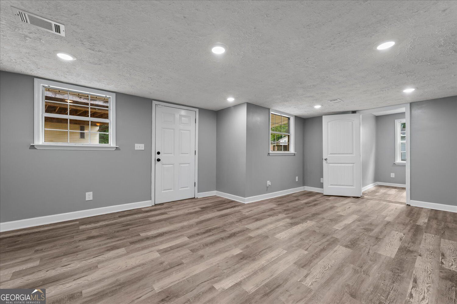 566 Shadowmoor Circle Property Photo 33