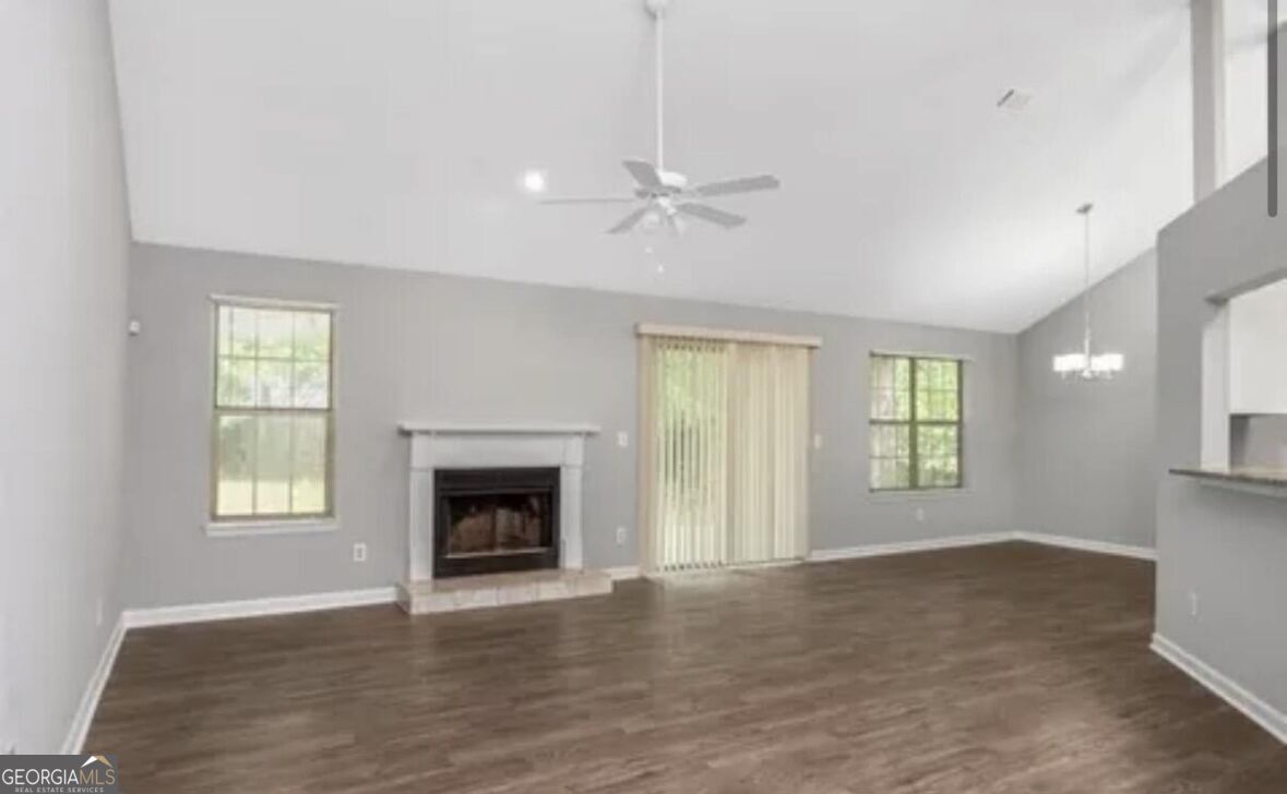 956 Forest Path Property Photo 4