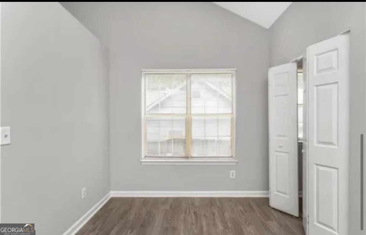 956 Forest Path Property Photo 5