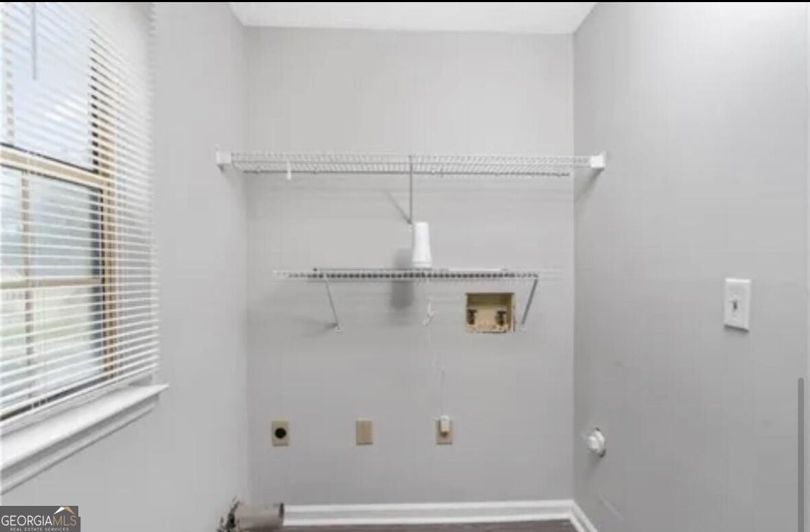 956 Forest Path Property Photo 7
