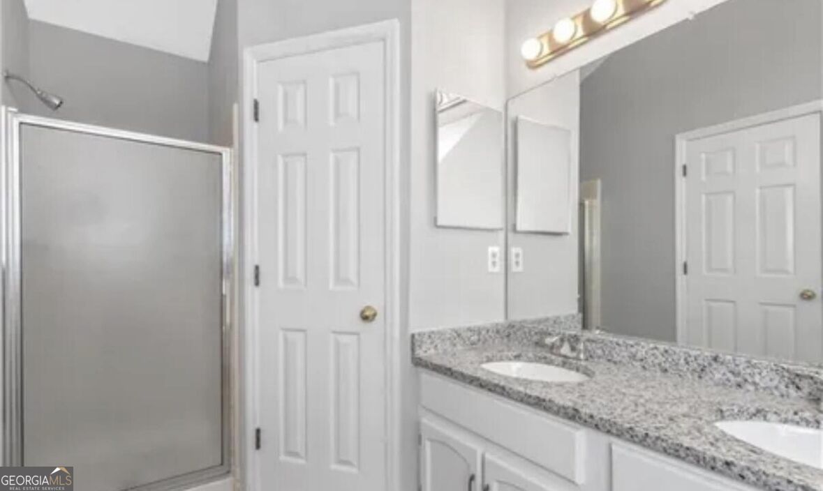 956 Forest Path Property Photo 9