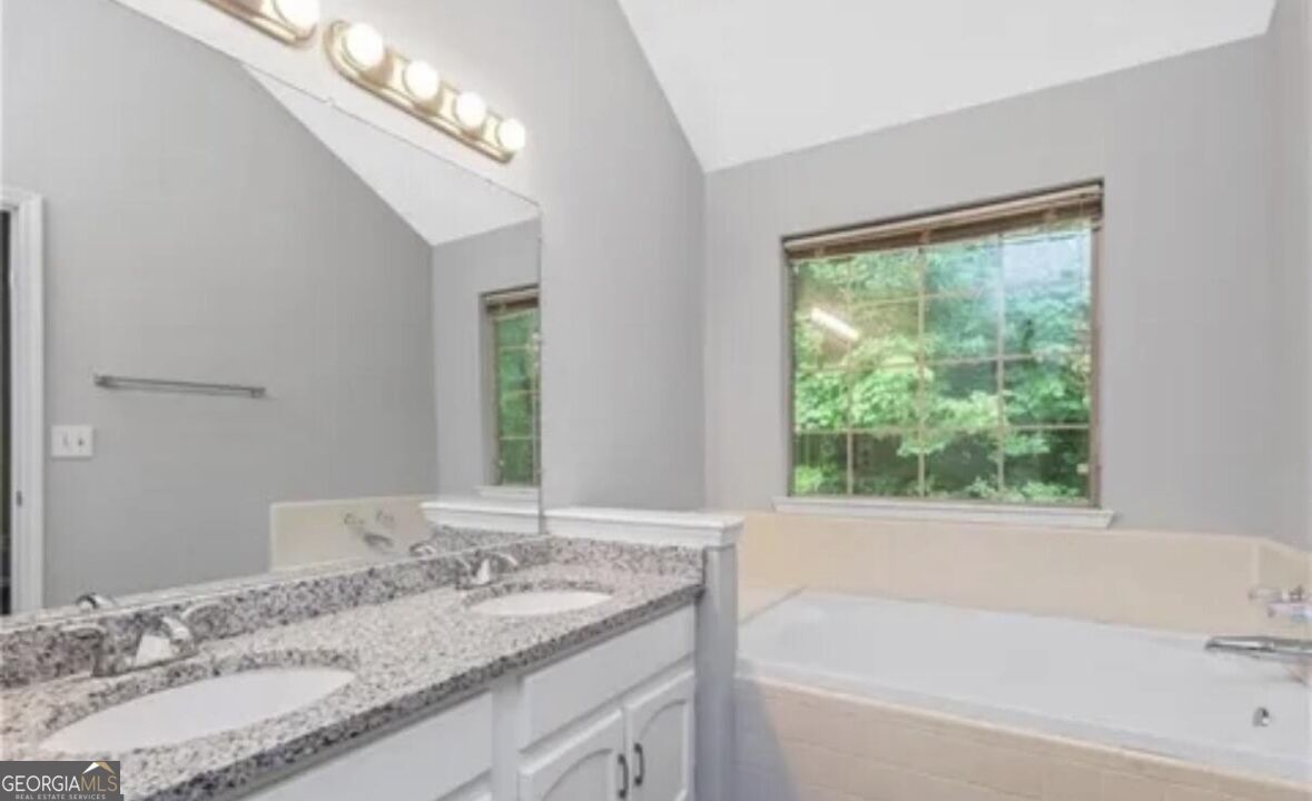 956 Forest Path Property Photo 10