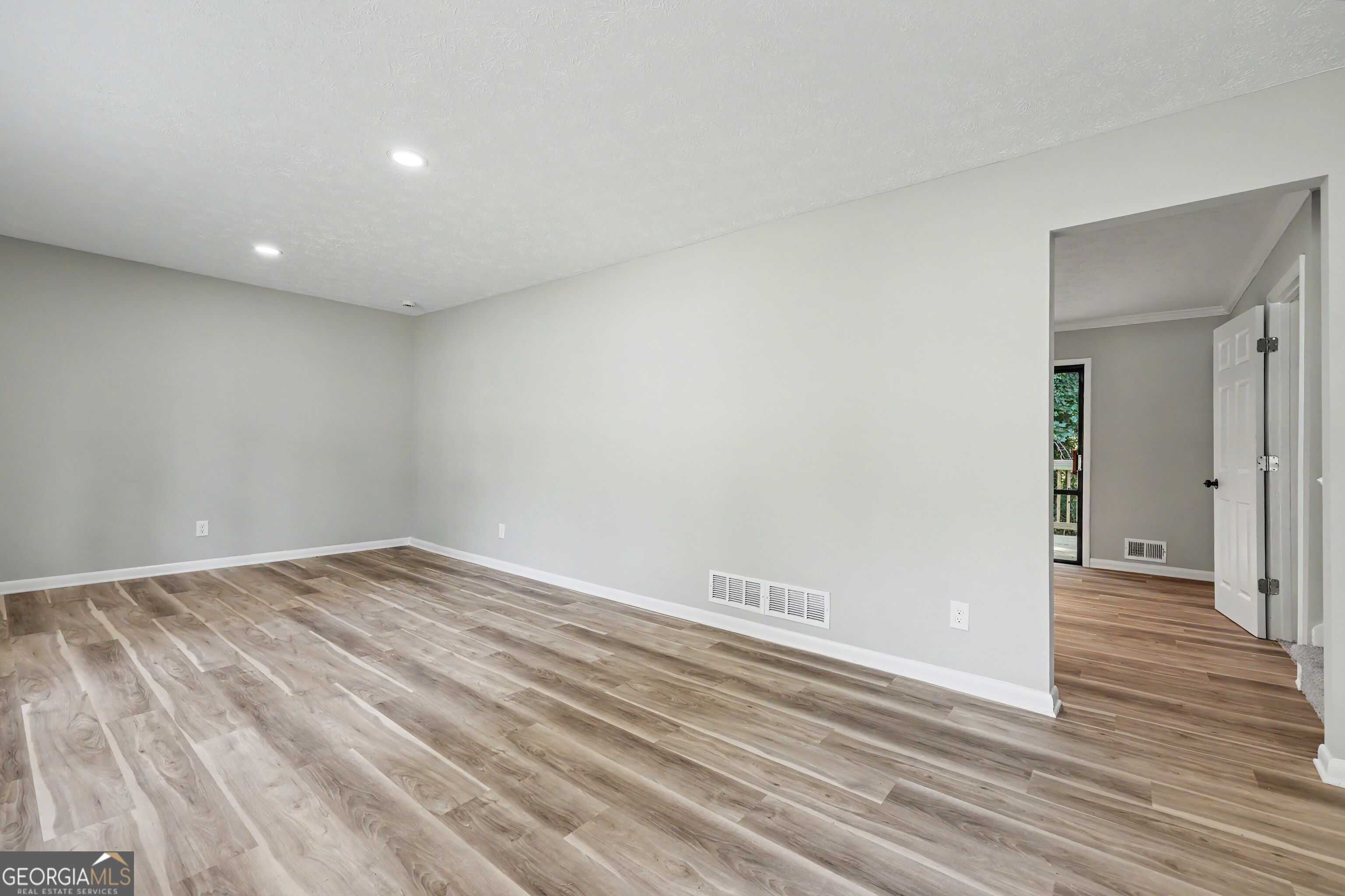 6200 Auburn Drive Property Photo 5