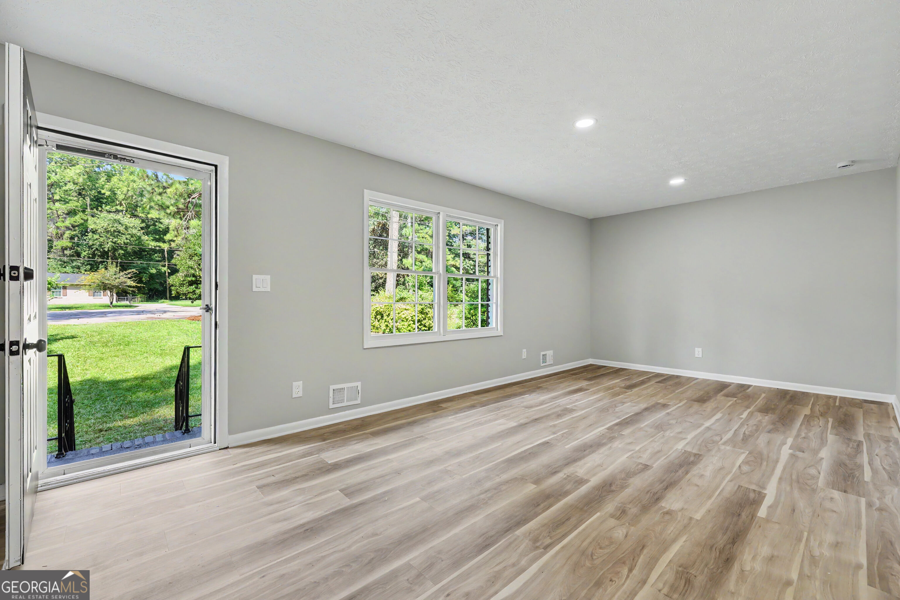 6200 Auburn Drive Property Photo 6