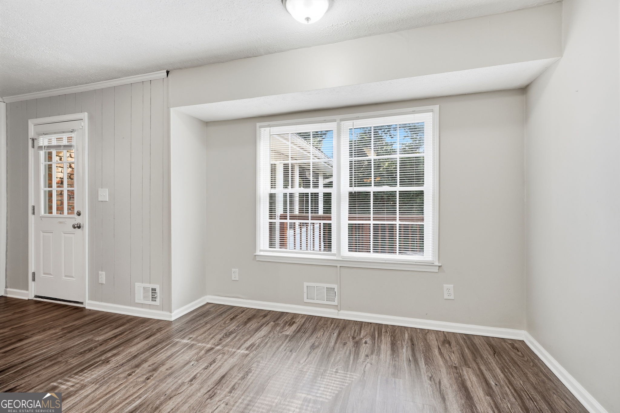 4270 Cove Way Ne Property Photo 9