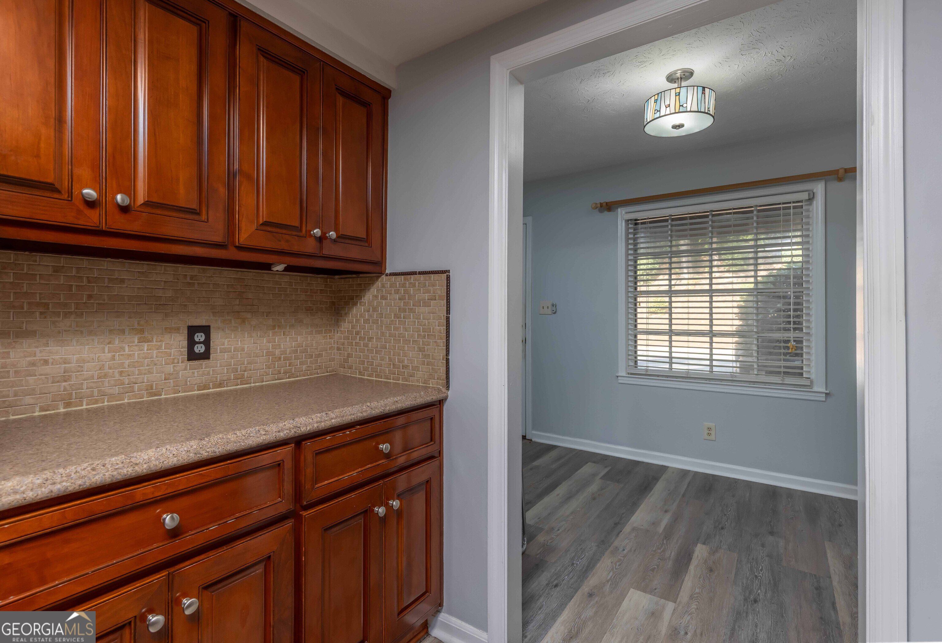 6101 River Road Property Photo 6