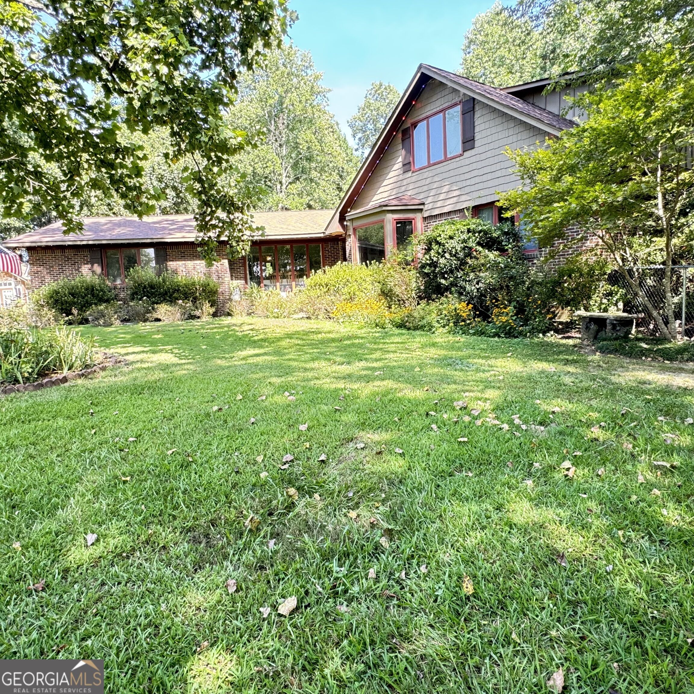 1027 1st Avenue Property Photo 5