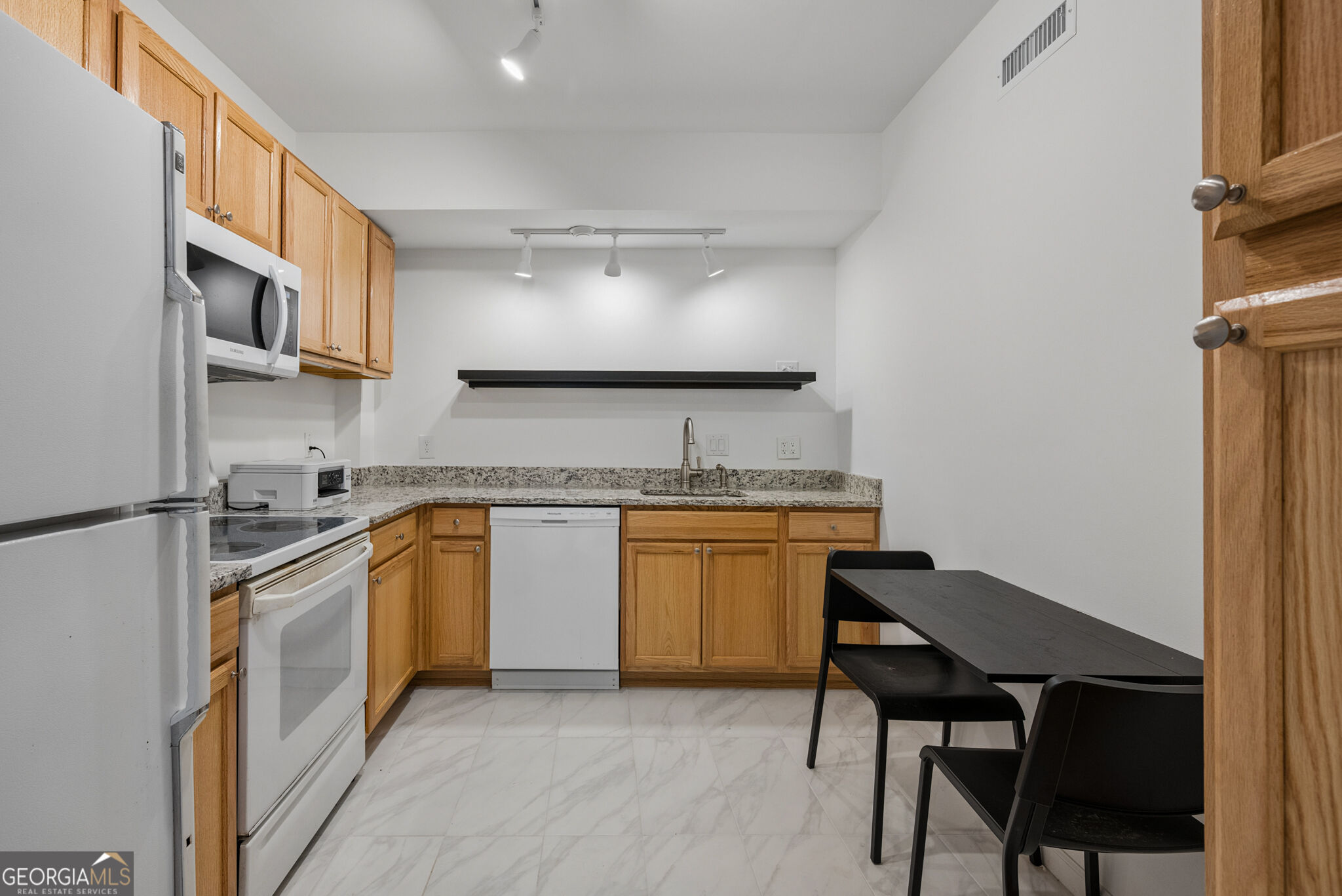 2024 Gramercy Circle Property Photo 38
