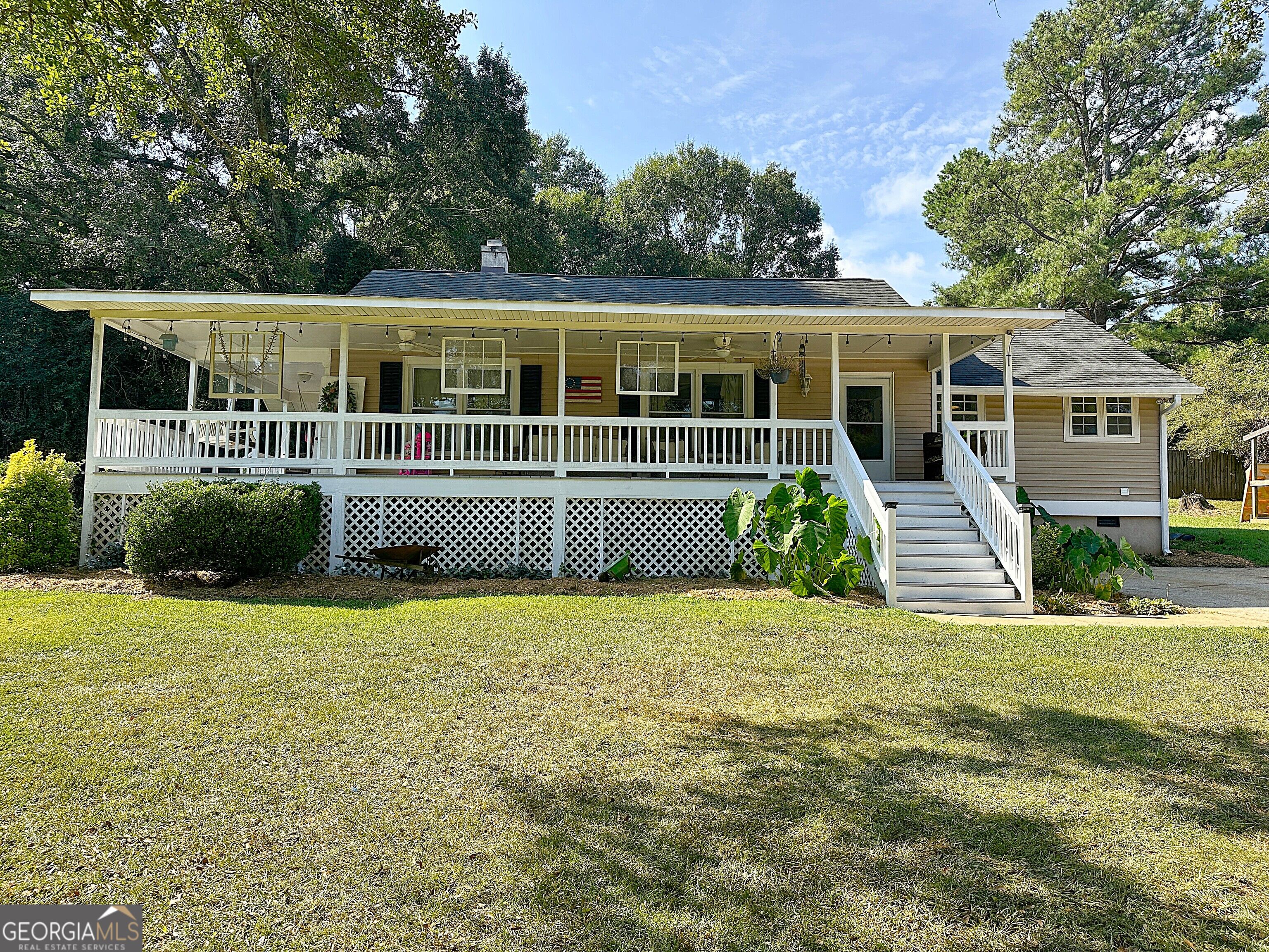 923 Youngs Mill Road Property Photo 2