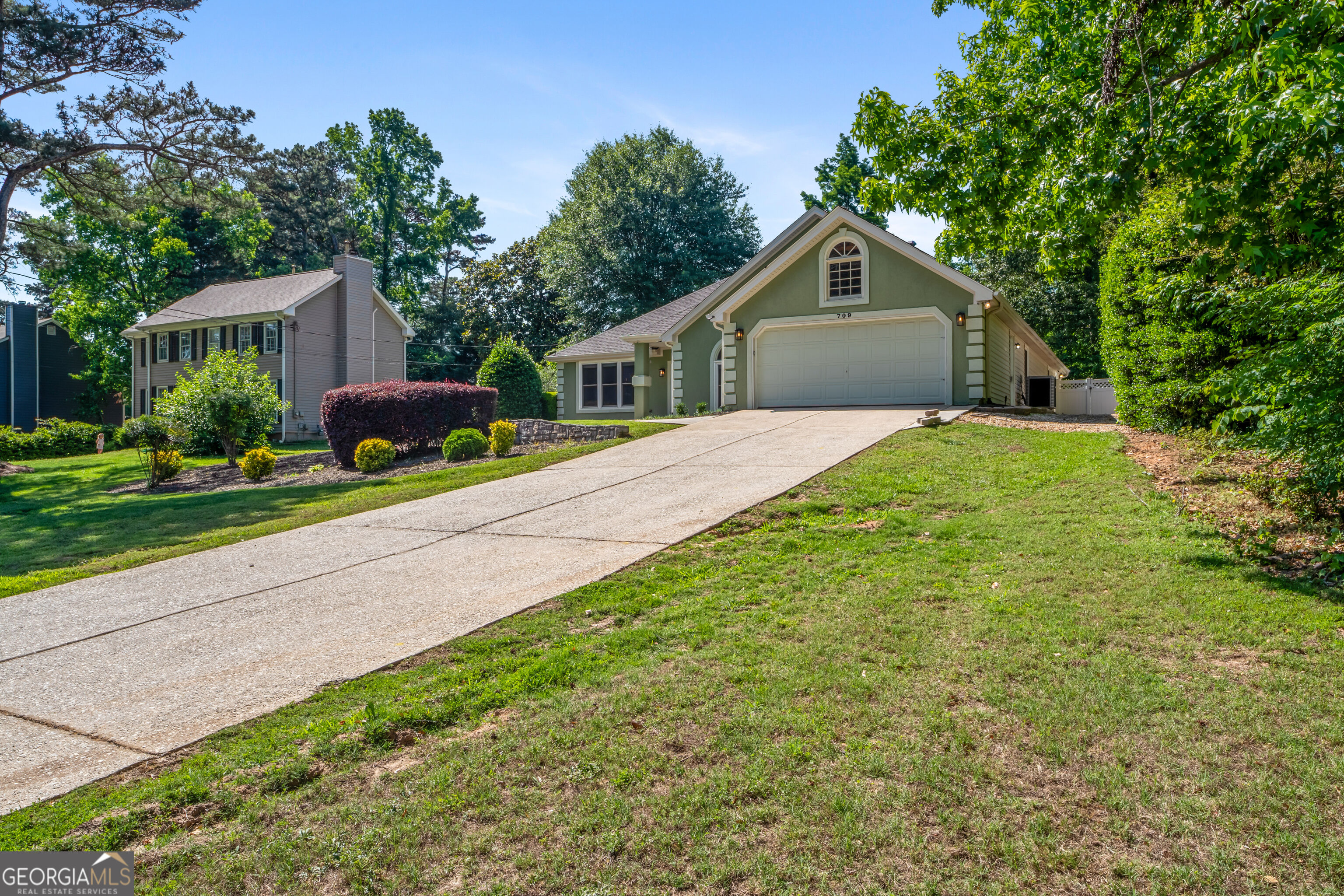 709 Oak Moss Drive Property Photo 2