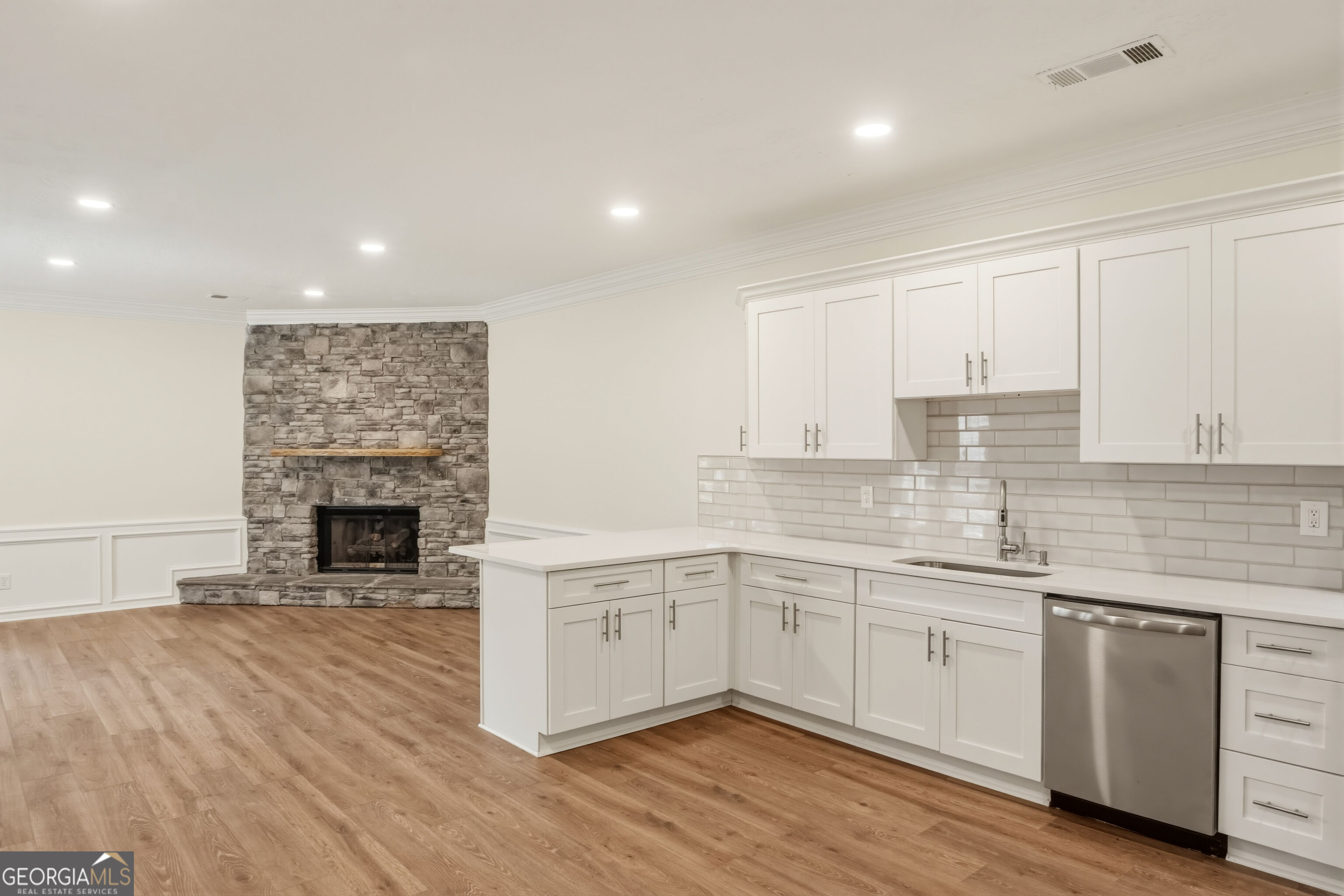 709 Oak Moss Drive Property Photo 15