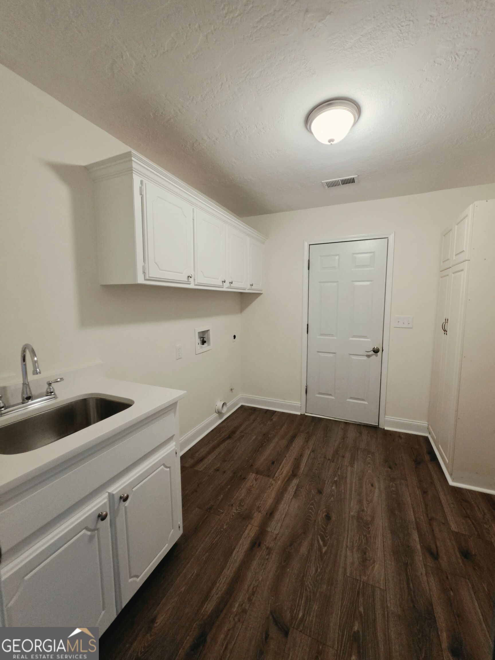 709 Oak Moss Drive Property Photo 24