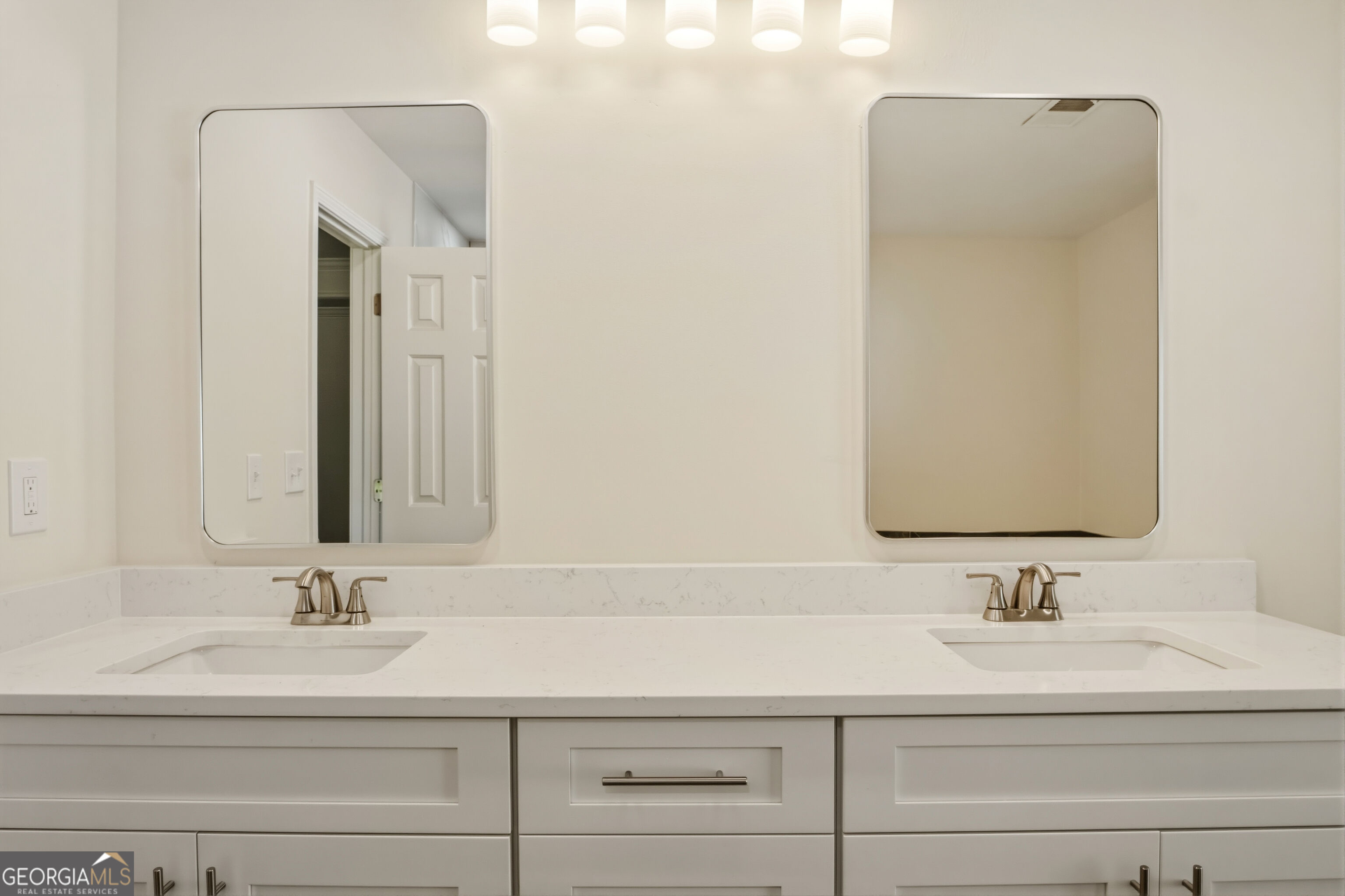 709 Oak Moss Drive Property Photo 31