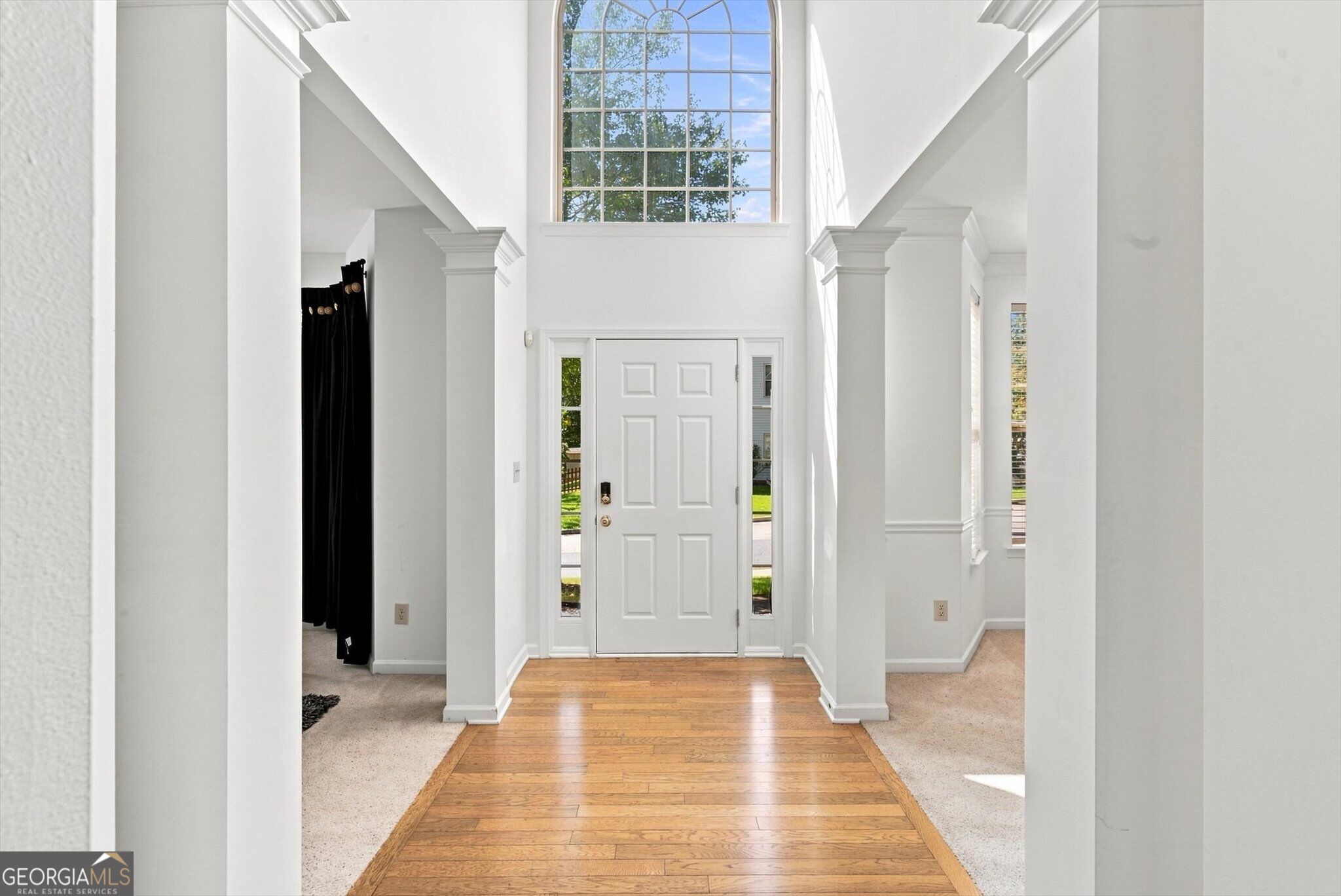4855 Chimney Hill Court Property Photo 2