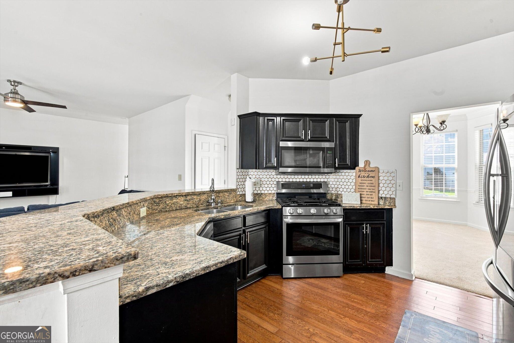 4855 Chimney Hill Court Property Photo 8
