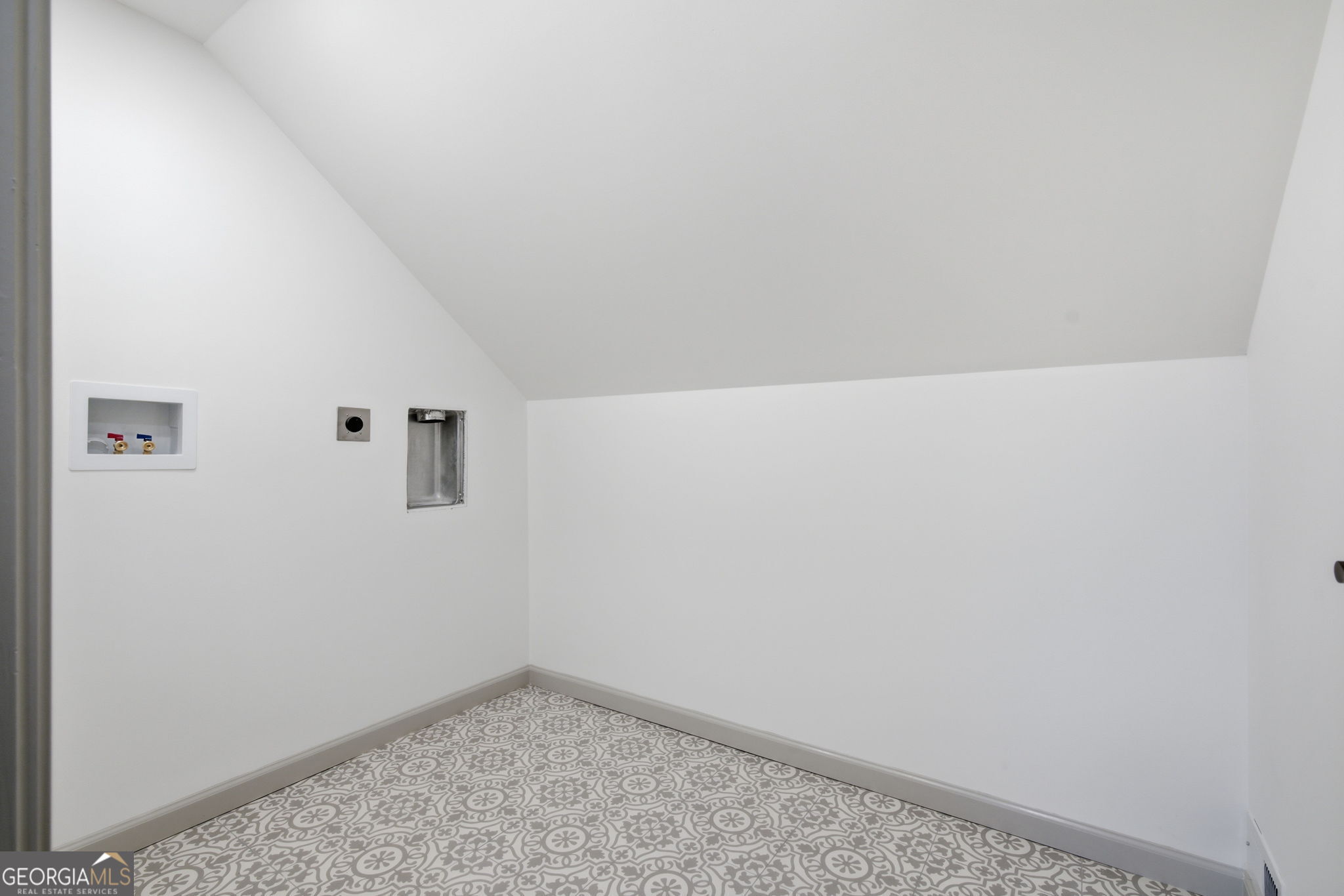 2585 Bridgewater Circle Property Photo 35