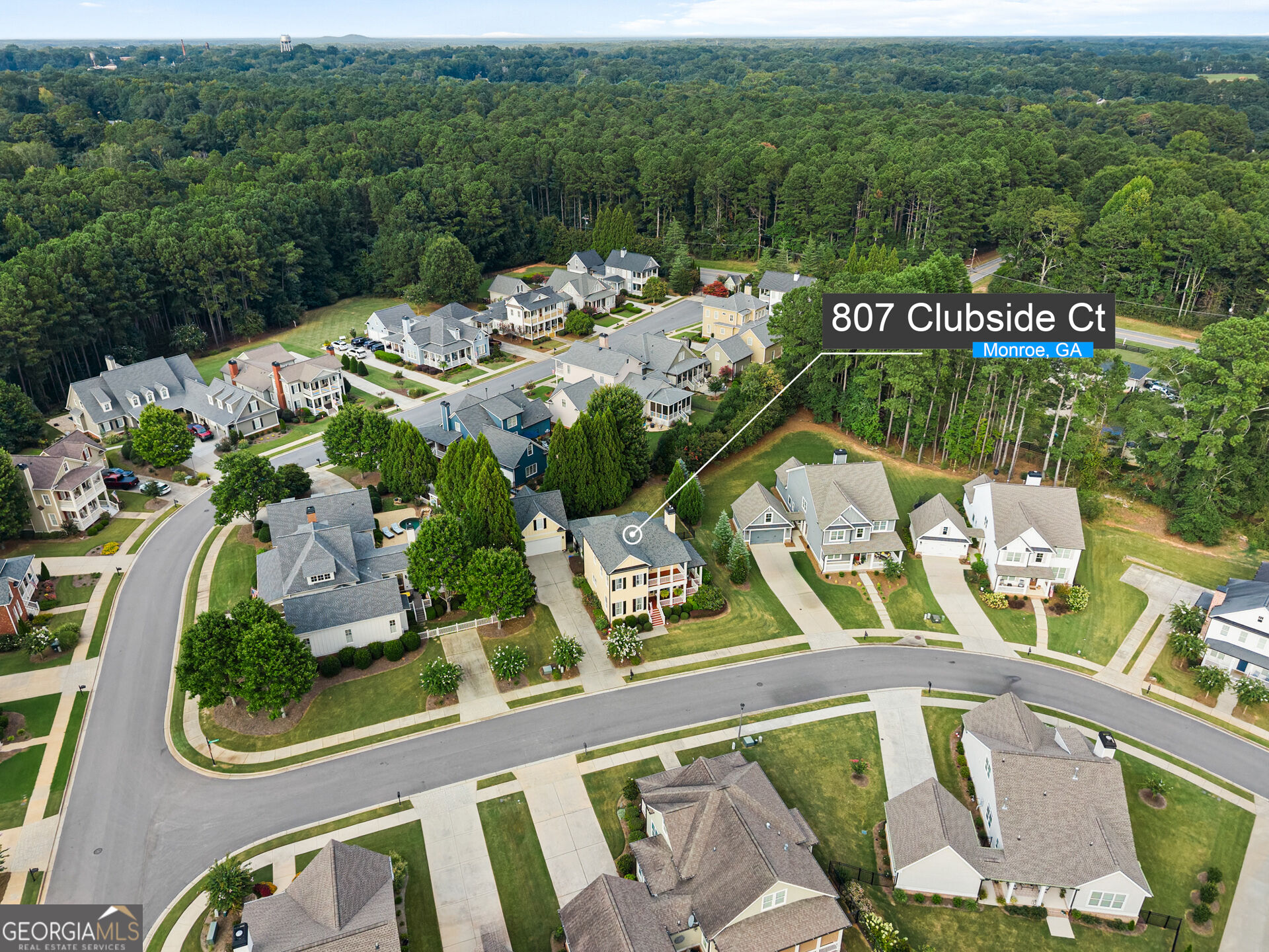 807 Clubside Court Property Photo 3