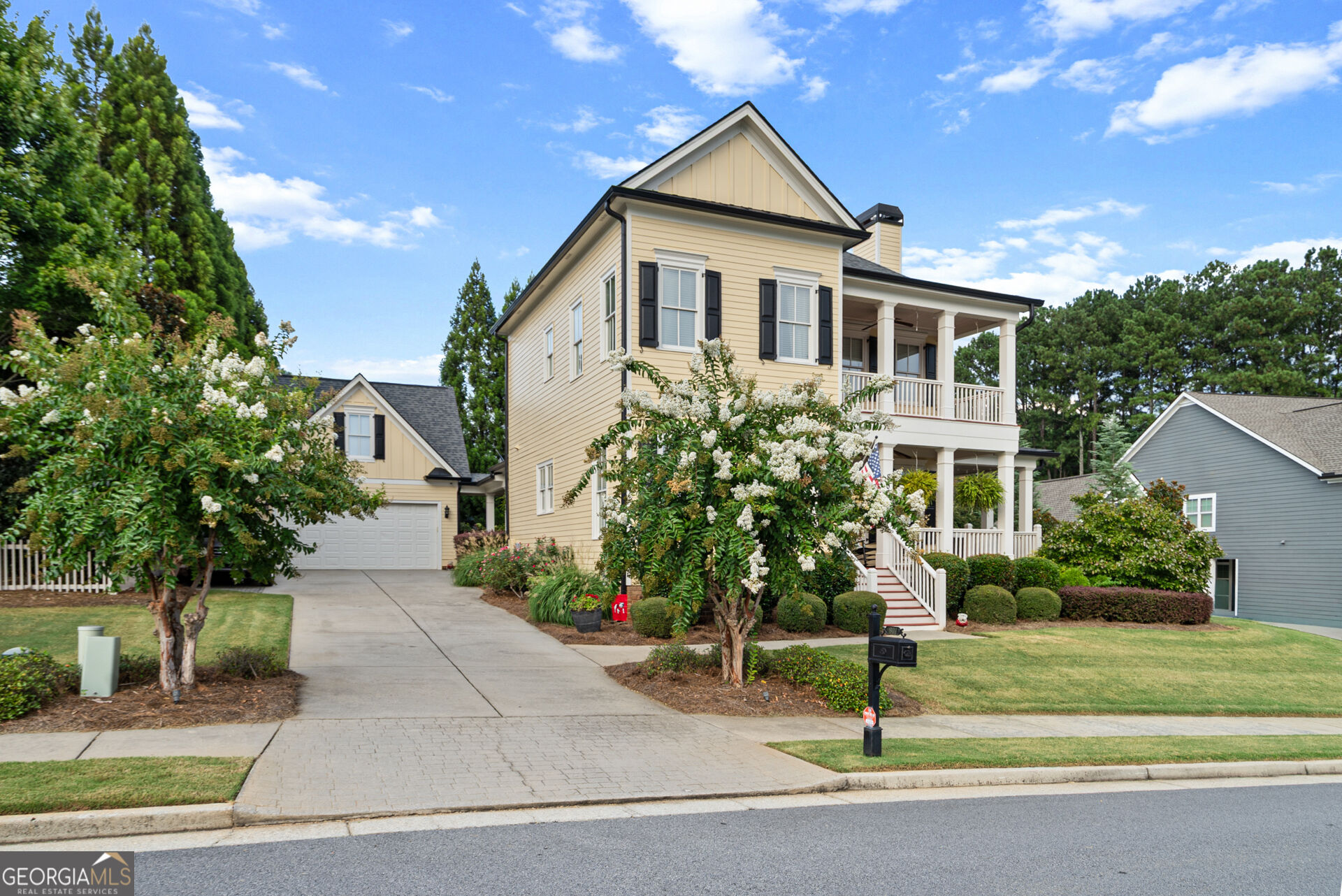 807 Clubside Court Property Photo 4