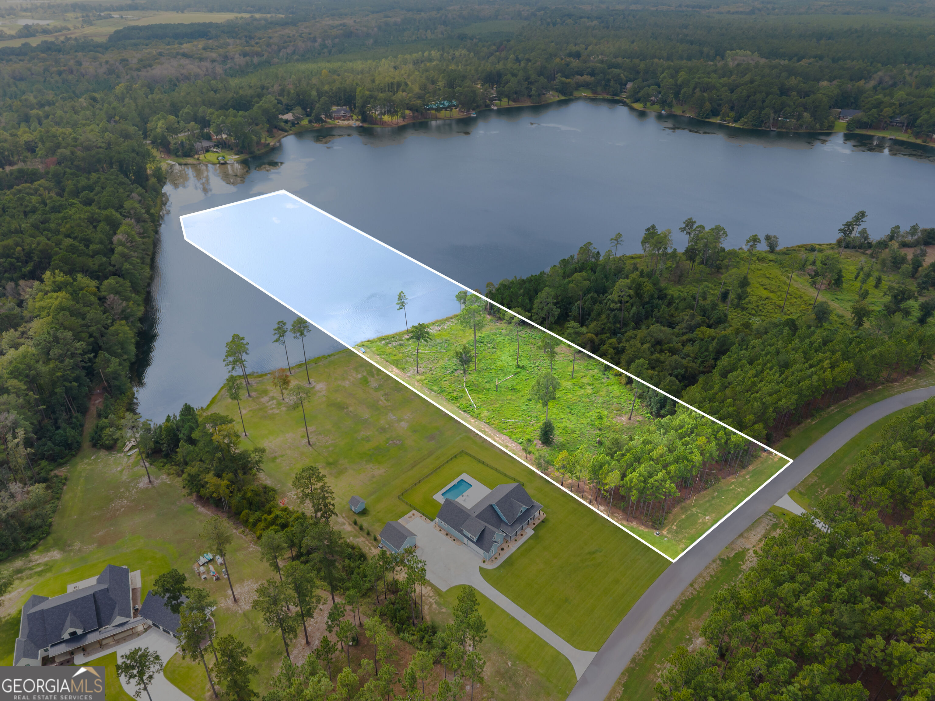 118 East Lake Drive Property Photo 1