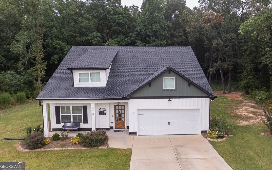 212 Live Oak Lane Property Photo 1