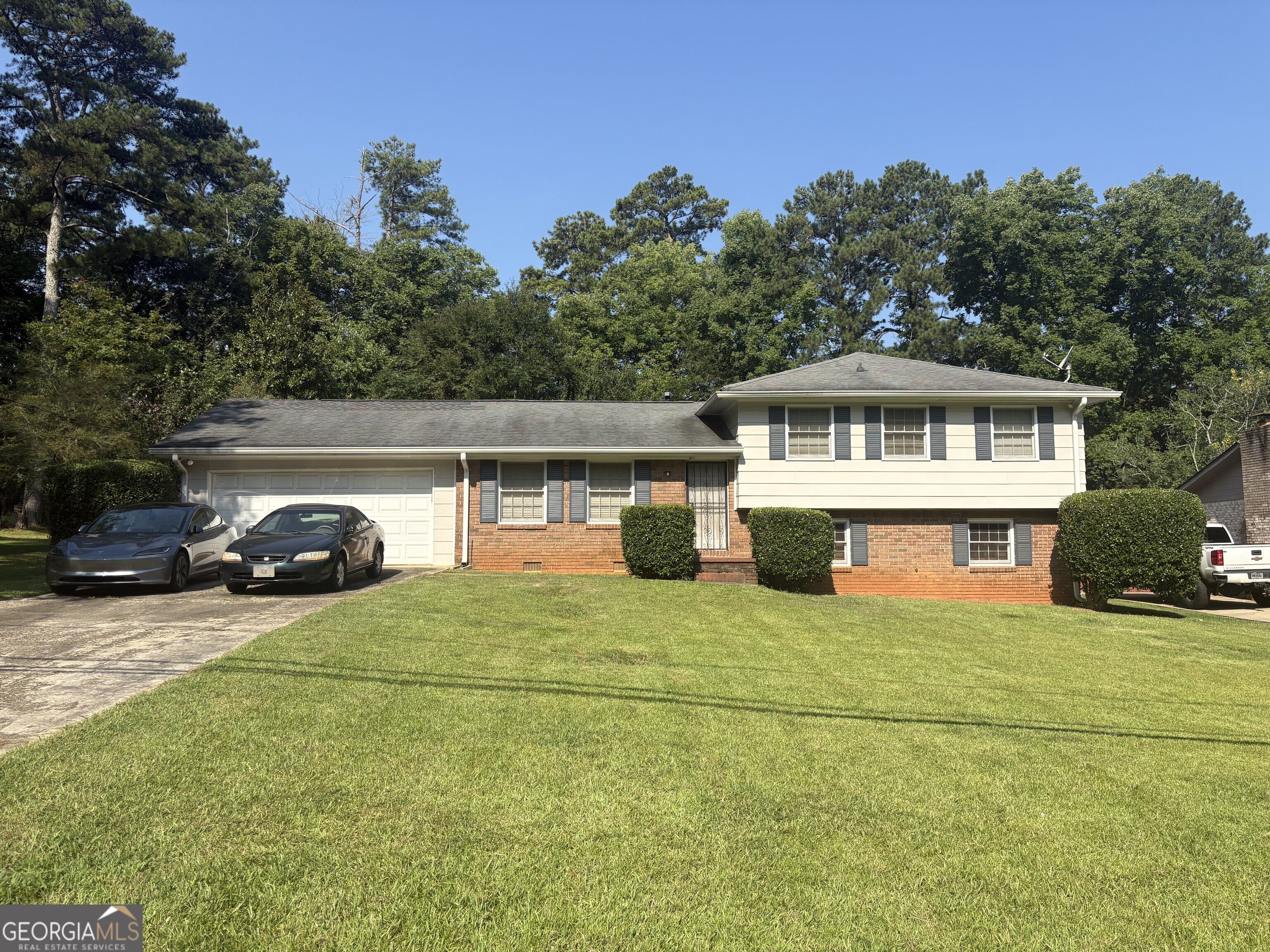 4121 Moore Road Property Photo 1