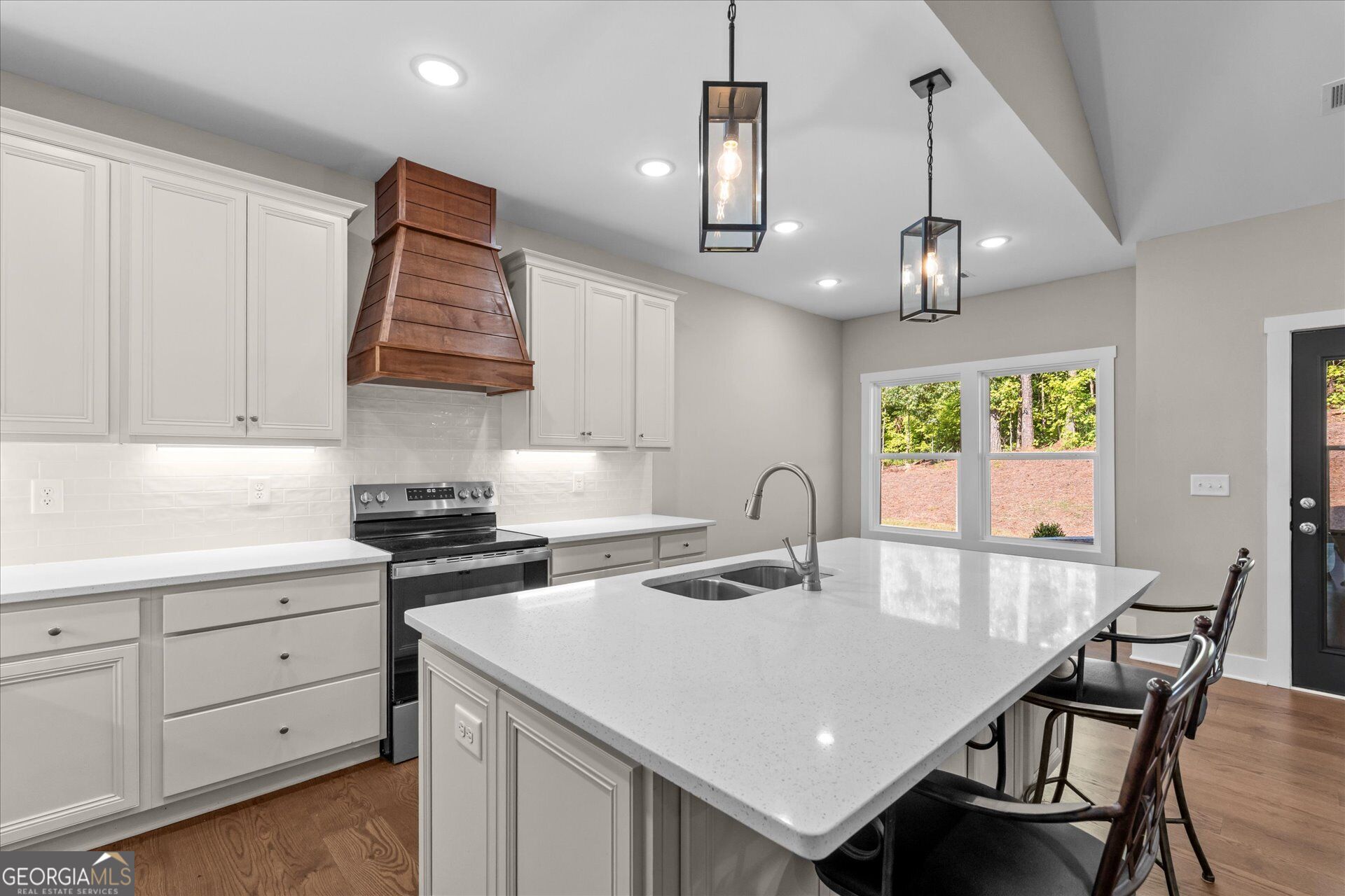2406 Battle Drive Property Photo 17