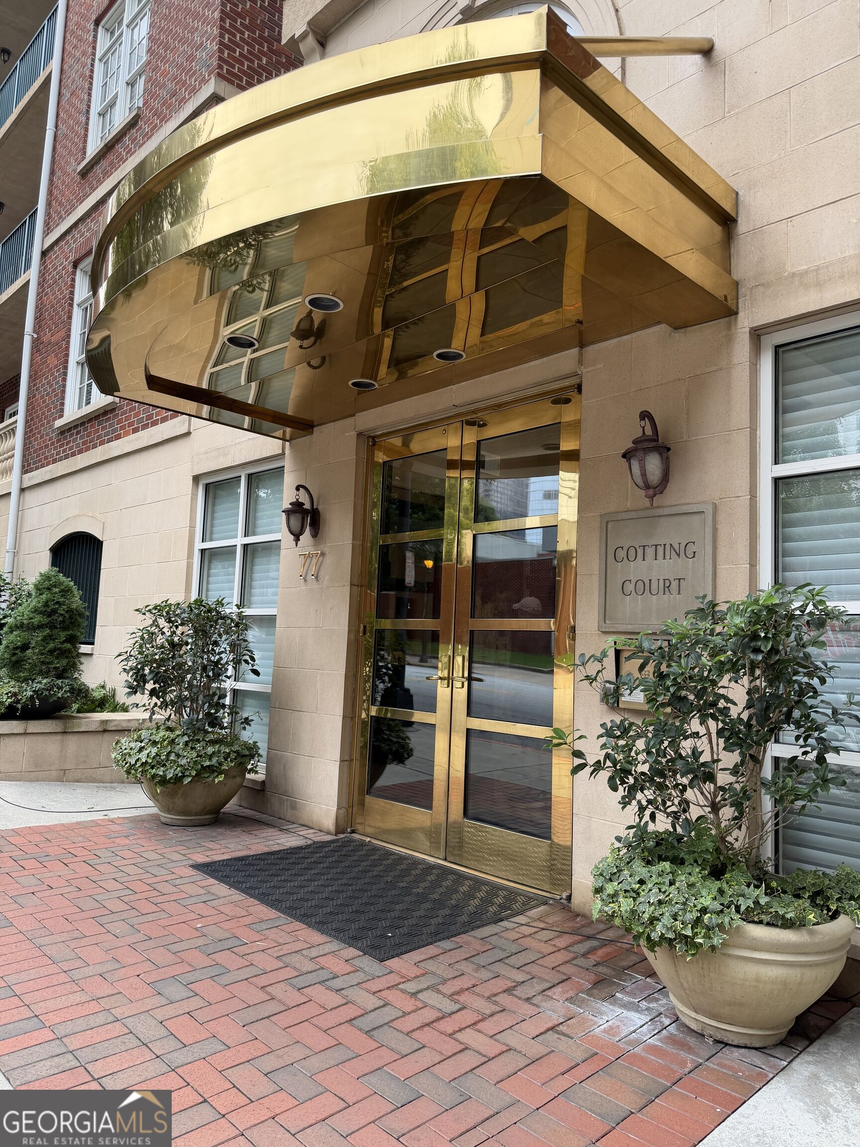 77 Peachtree Place Ne # 304 Property Photo 1