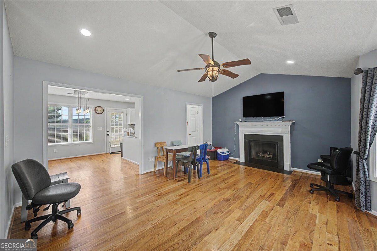 30 Indian Hills Drive Property Photo 4