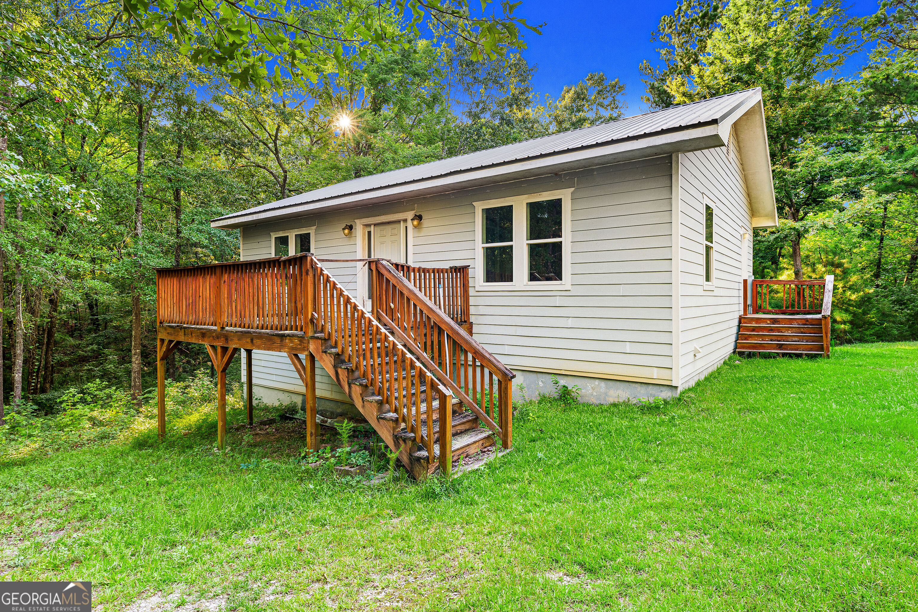 2847 Lakeshore Drive Property Photo 1
