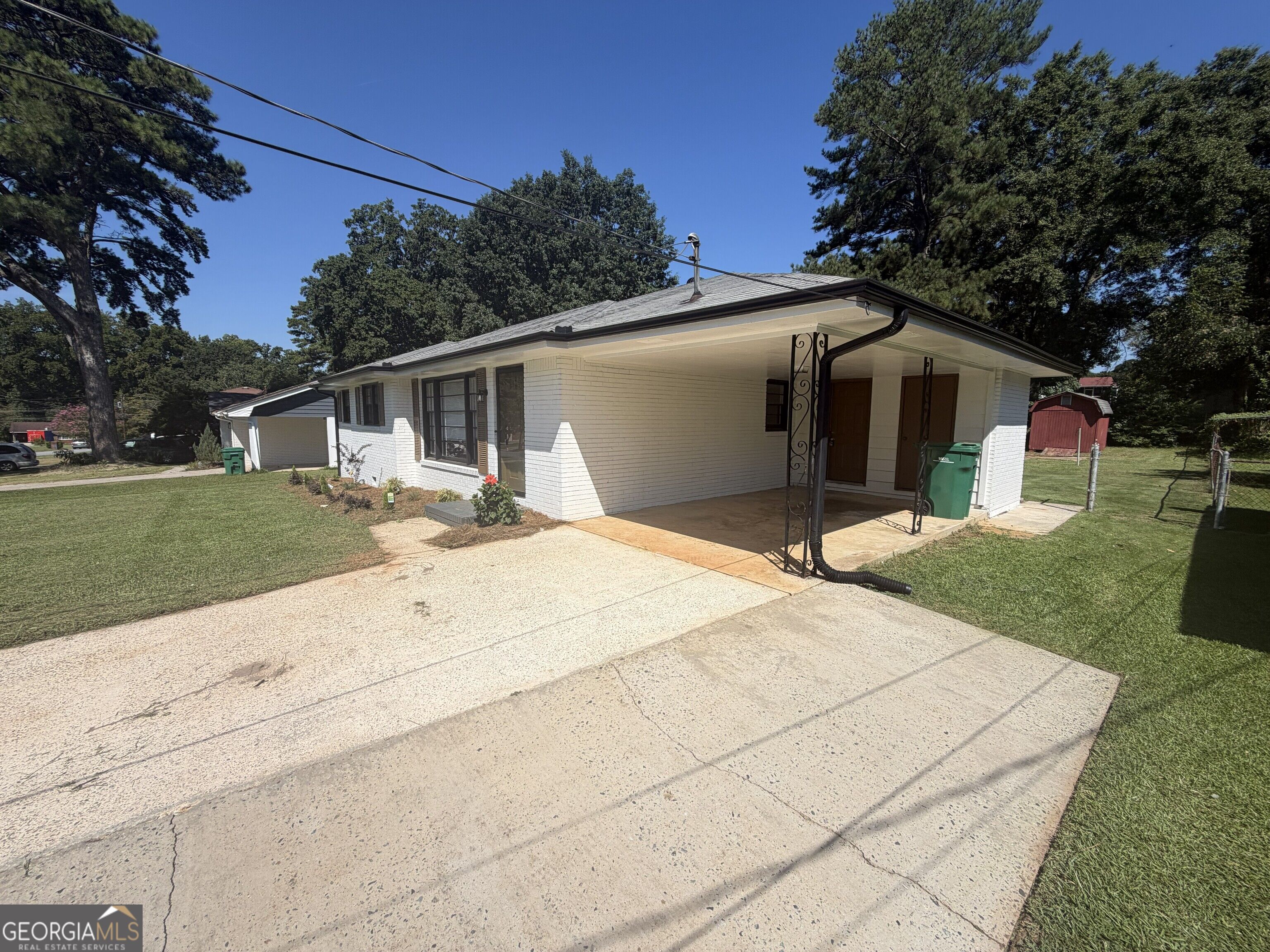 996 School Lane Property Photo 4