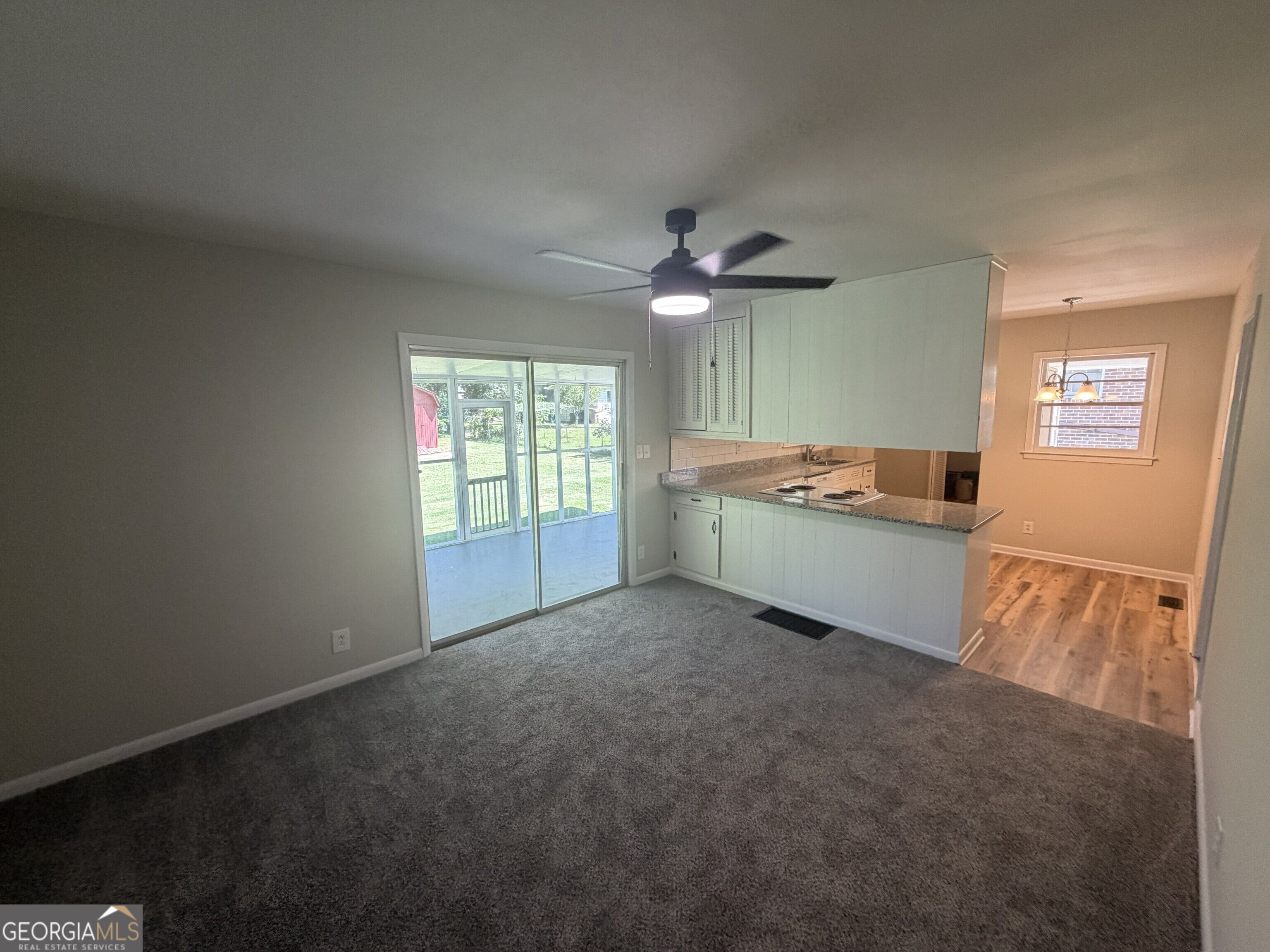 996 School Lane Property Photo 9