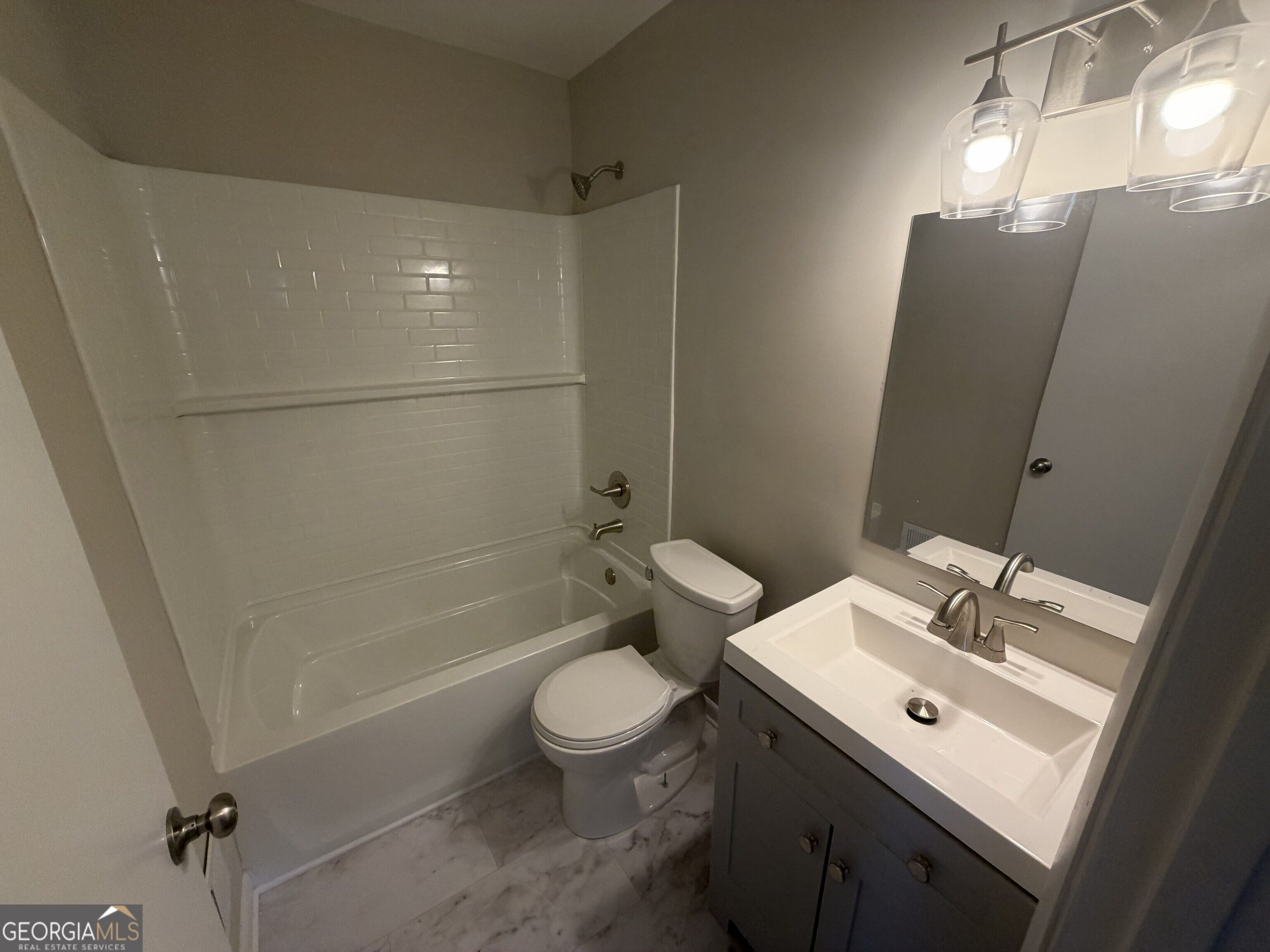 996 School Lane Property Photo 13