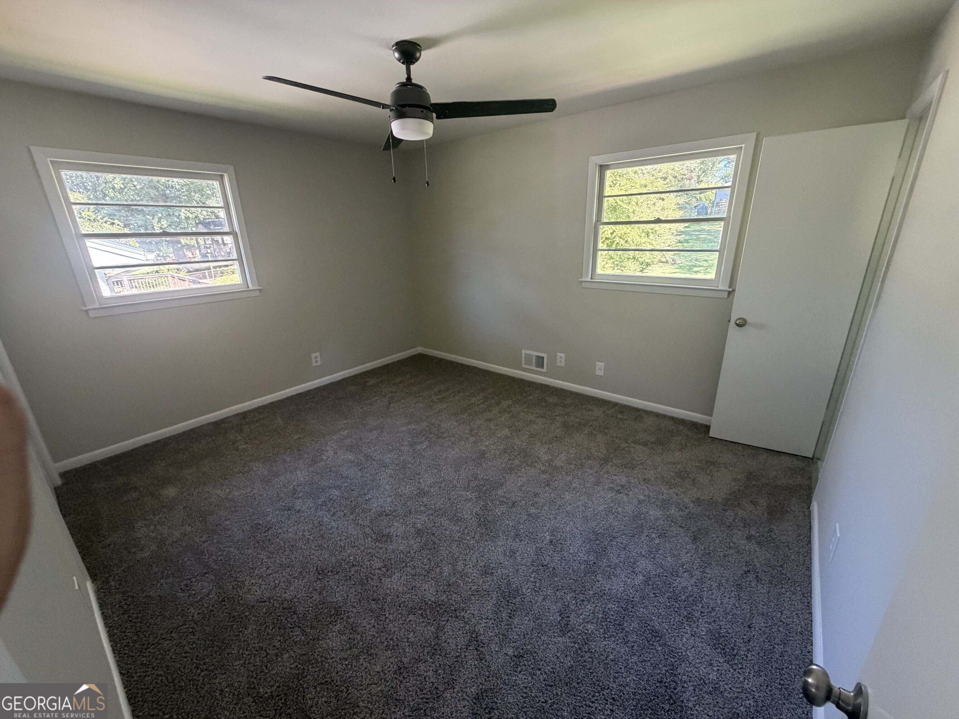 996 School Lane Property Photo 14
