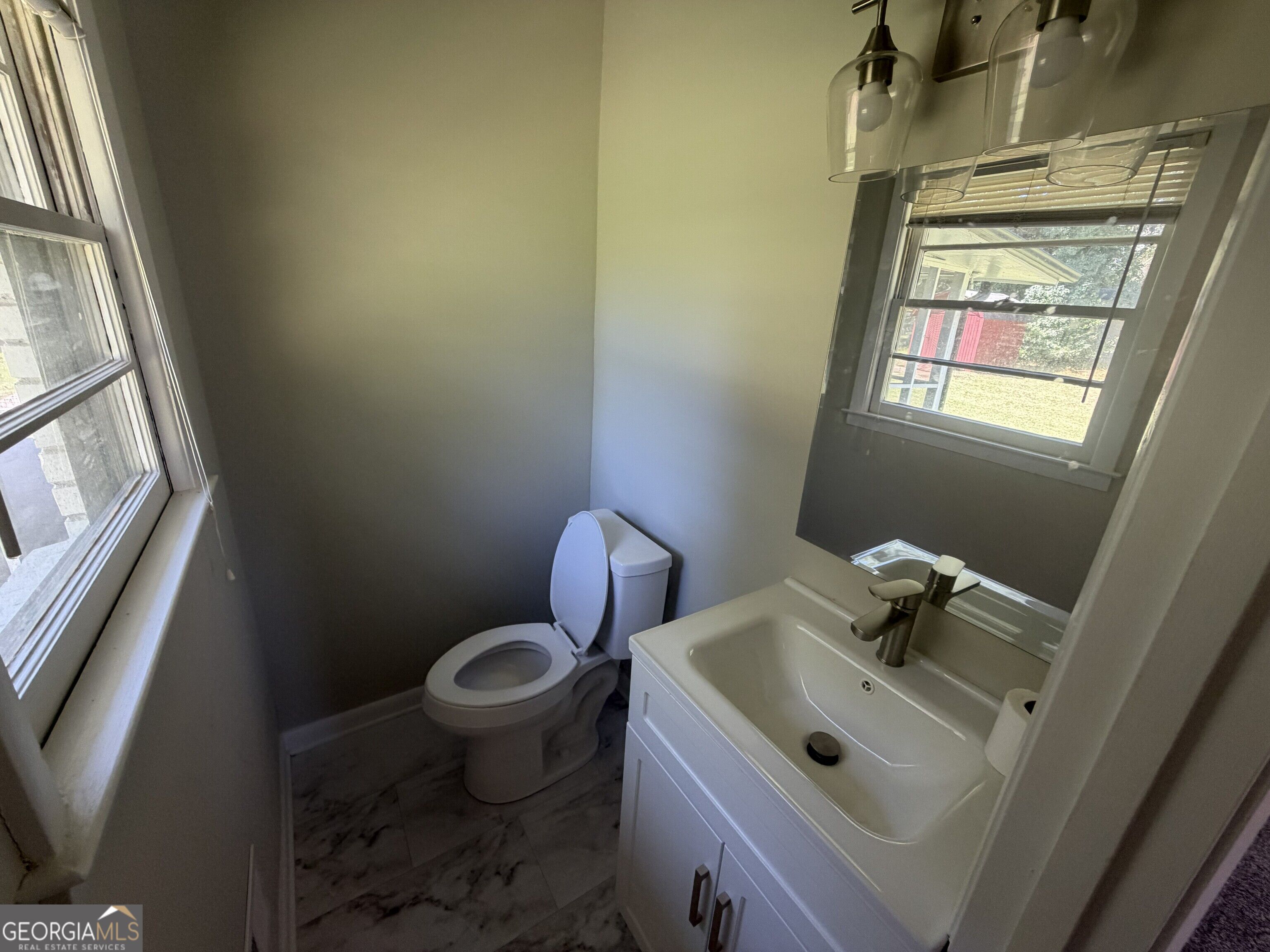 996 School Lane Property Photo 16