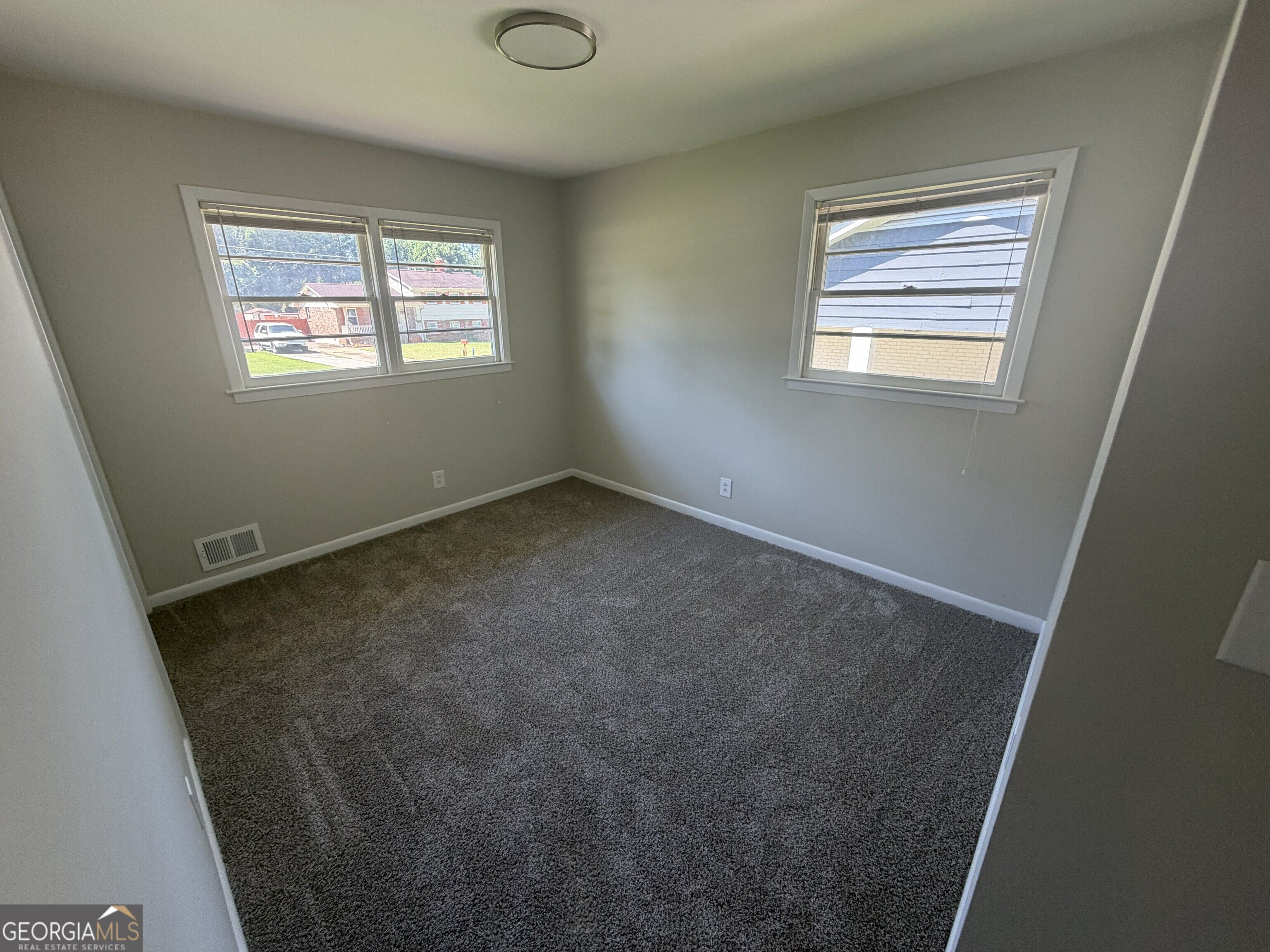 996 School Lane Property Photo 17