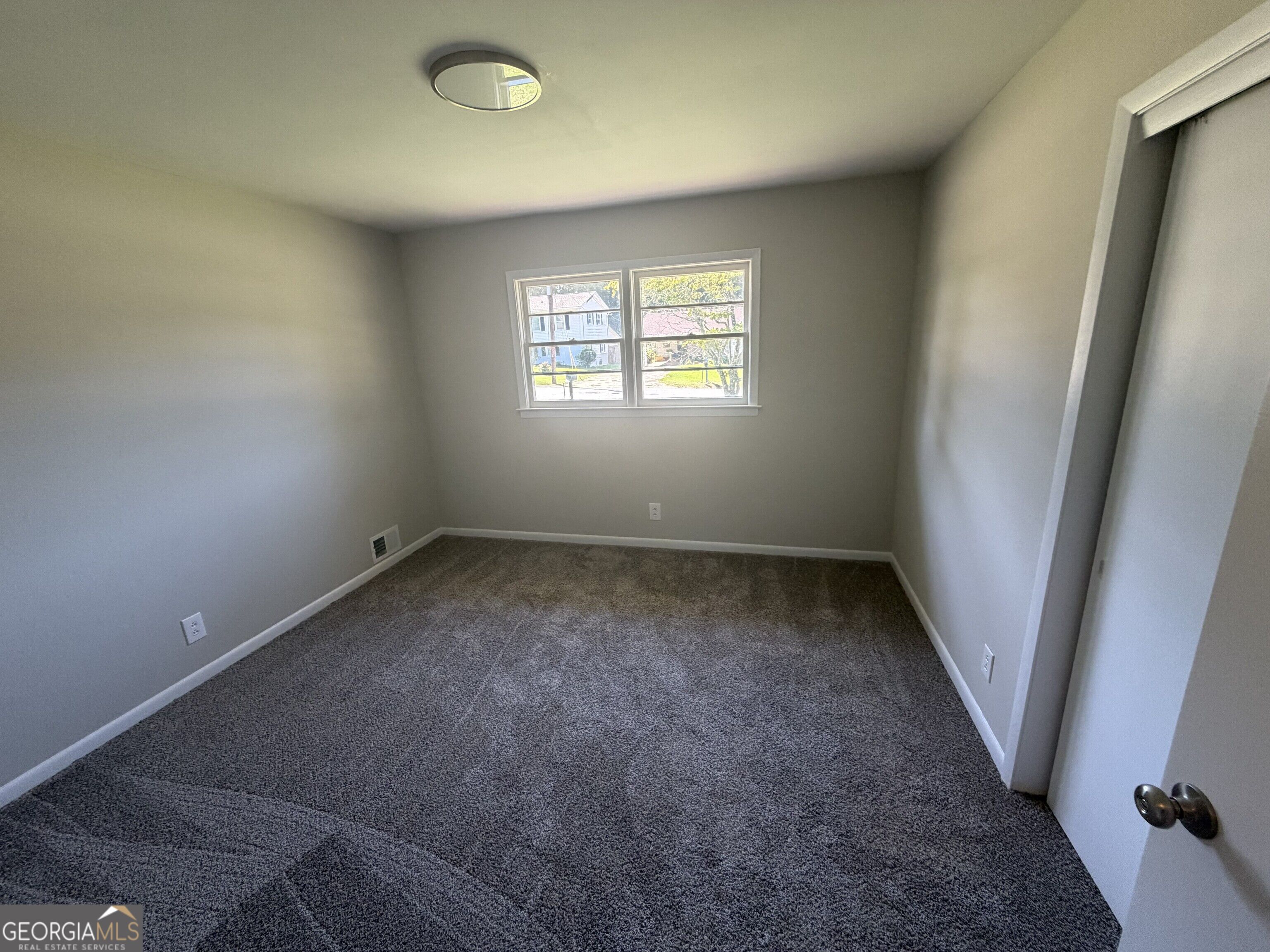 996 School Lane Property Photo 18