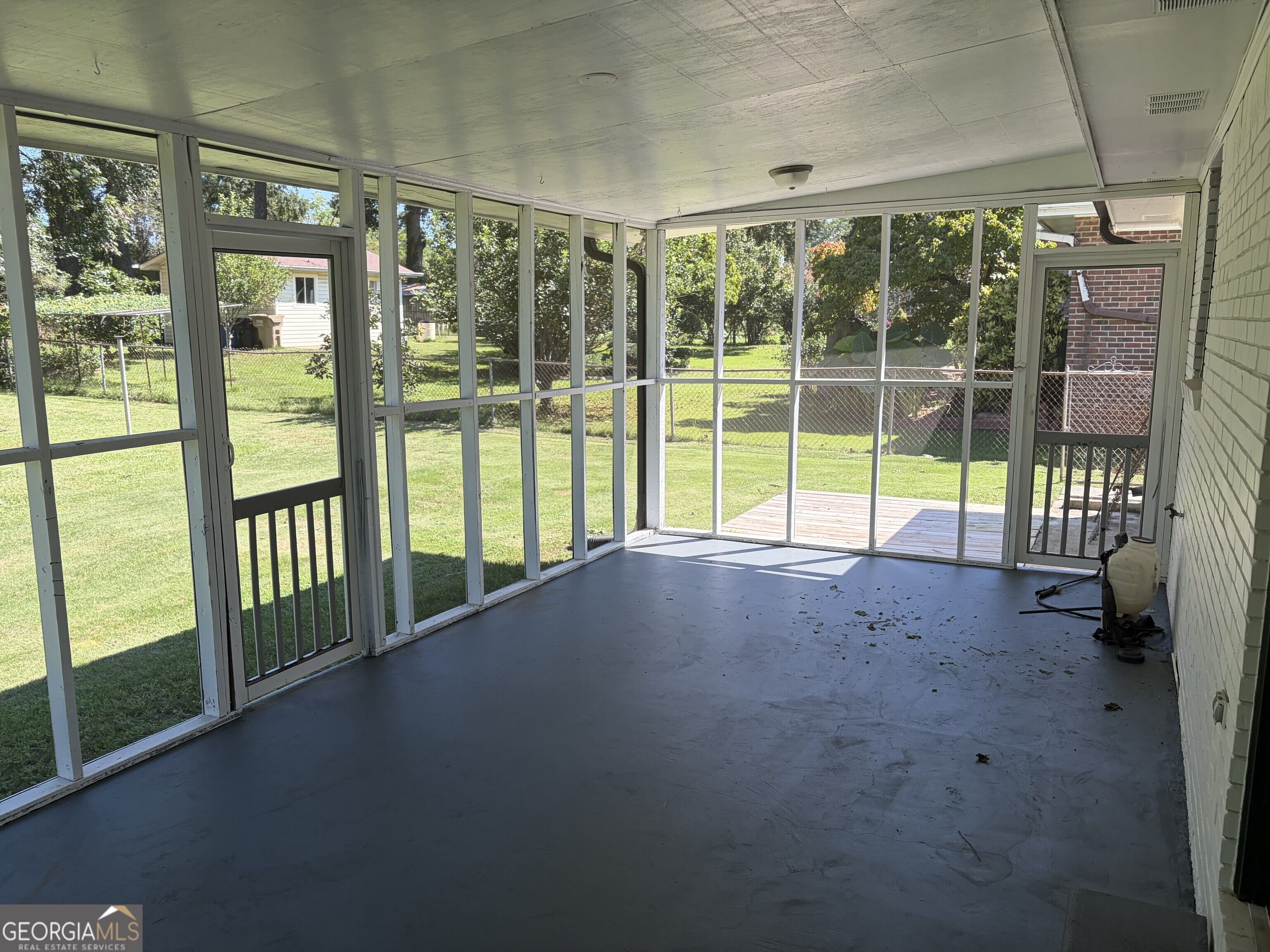 996 School Lane Property Photo 23