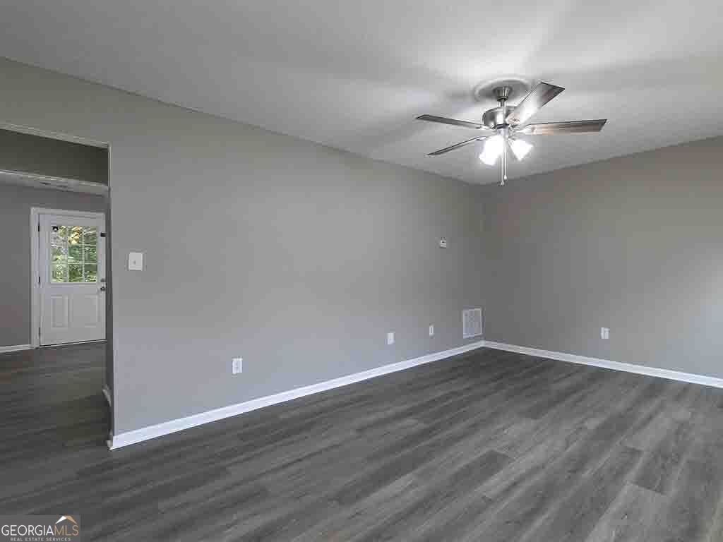 4040 Laurie Jo Drive Property Photo 9